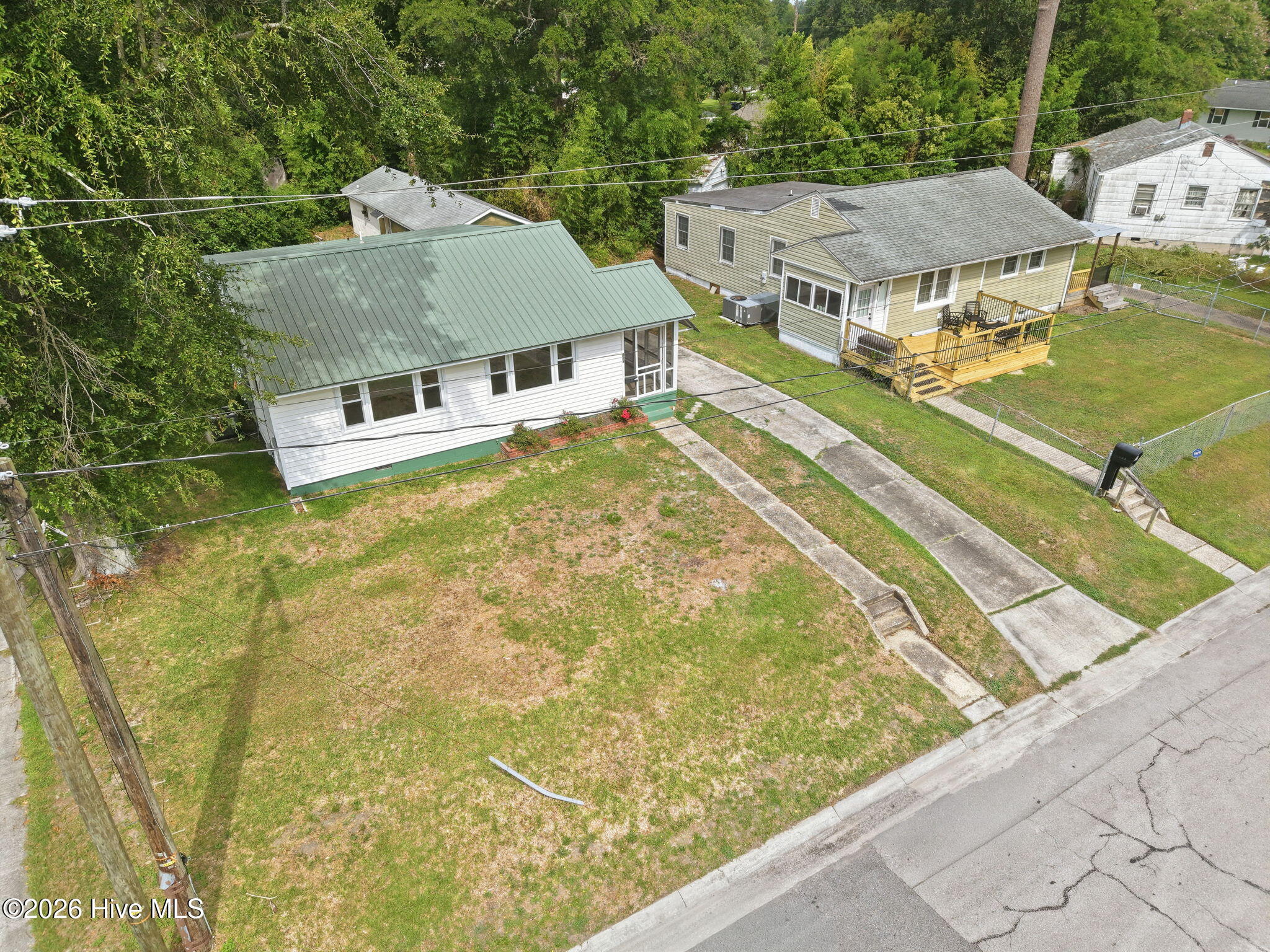 303 Banks Street Property Photo 38