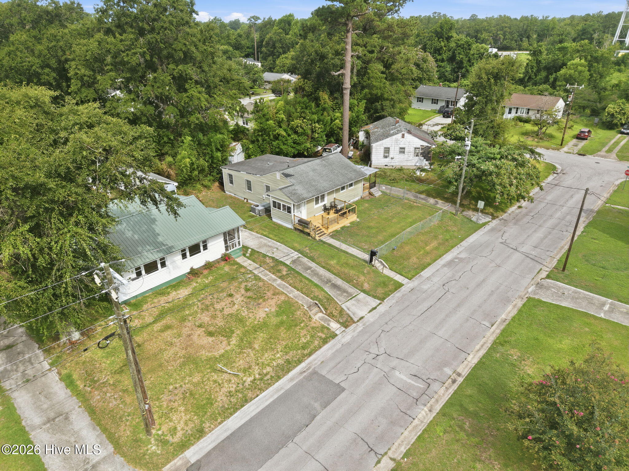 303 Banks Street Property Photo 39