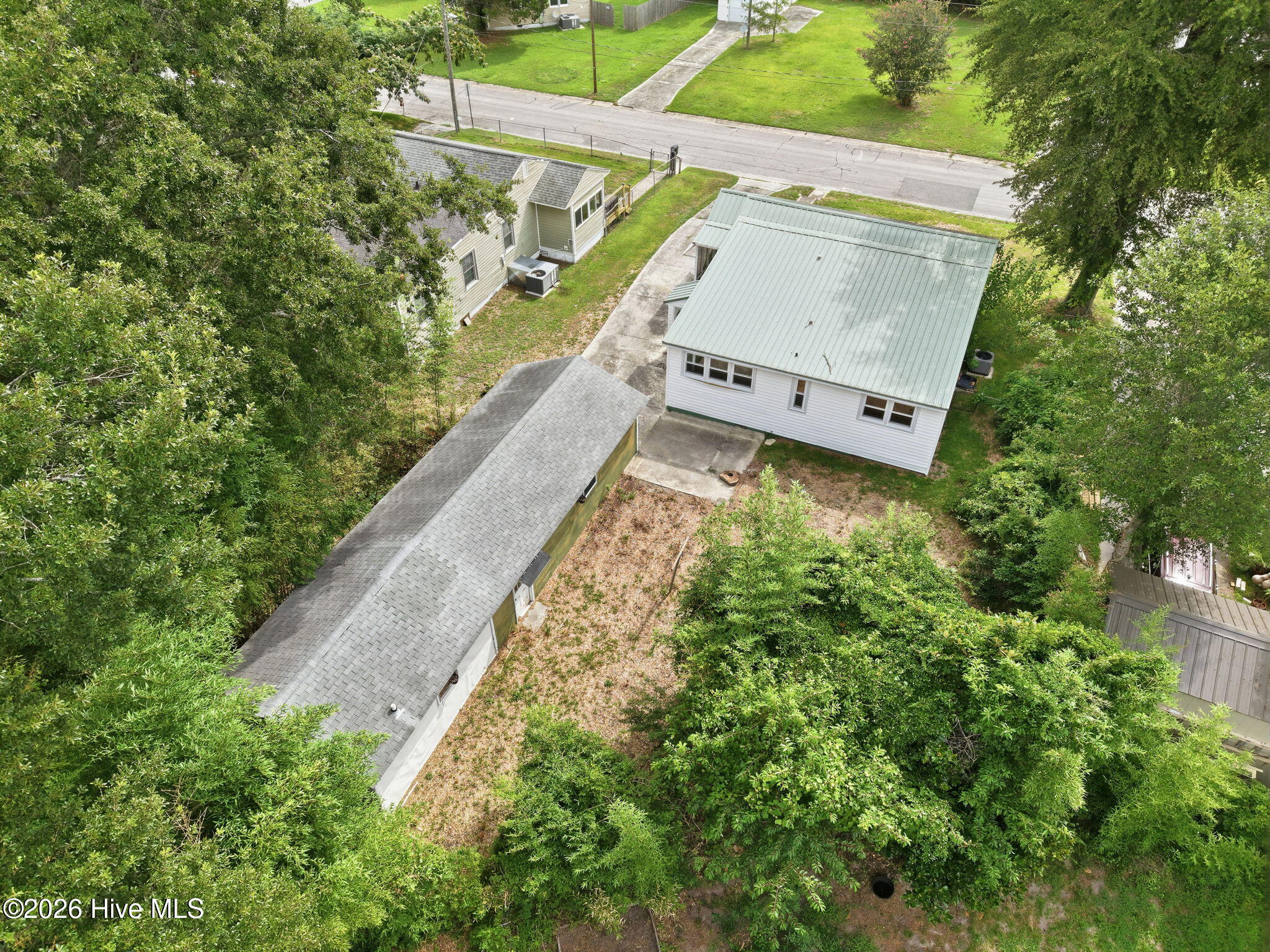 303 Banks Street Property Photo 41