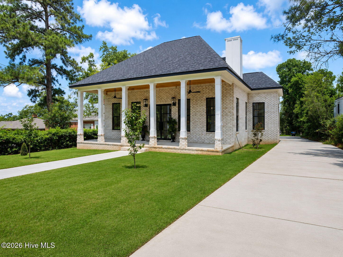 2719 Oakland Avenue Property Photo 1
