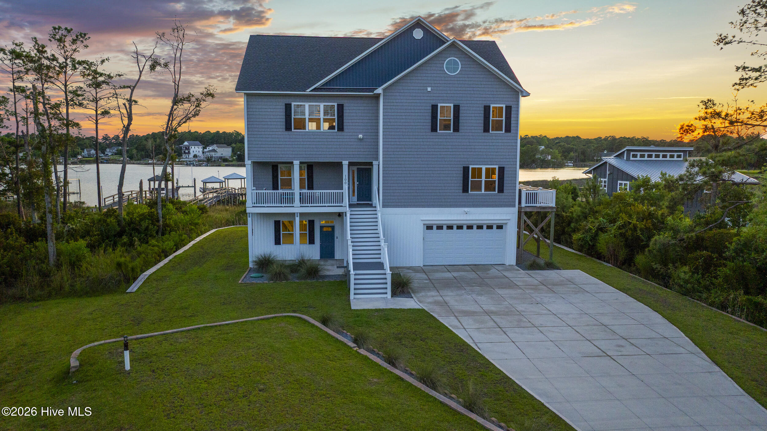 100 Paradise Court Property Photo 5