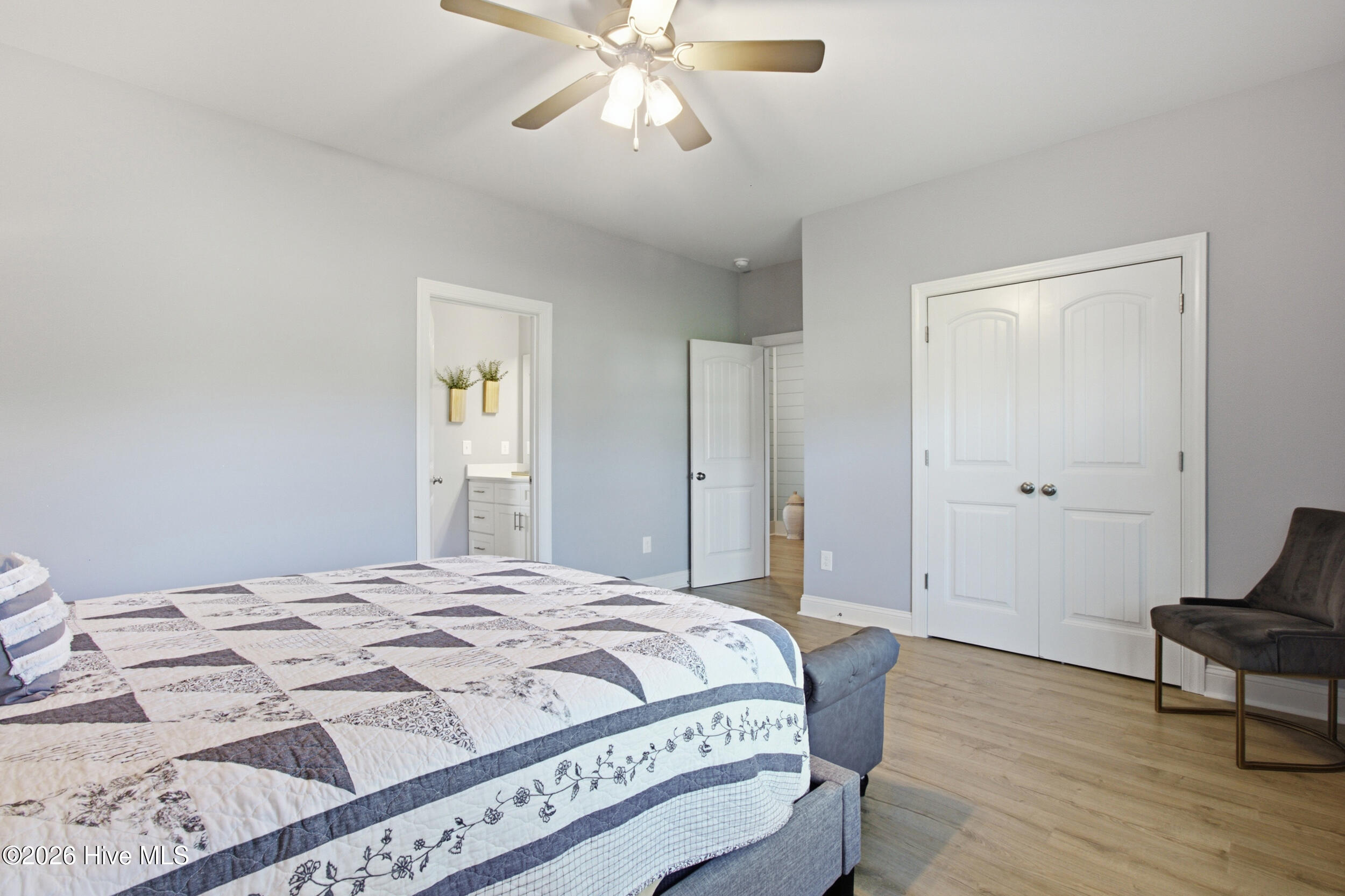100 Paradise Court Property Photo 17