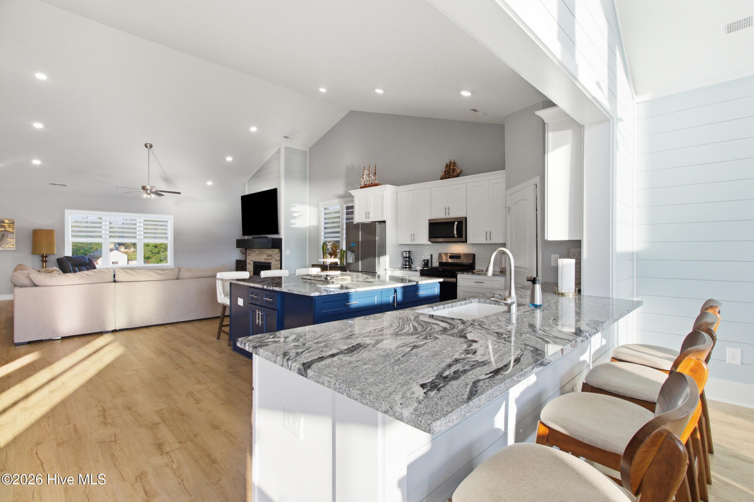 100 Paradise Court Property Photo 54