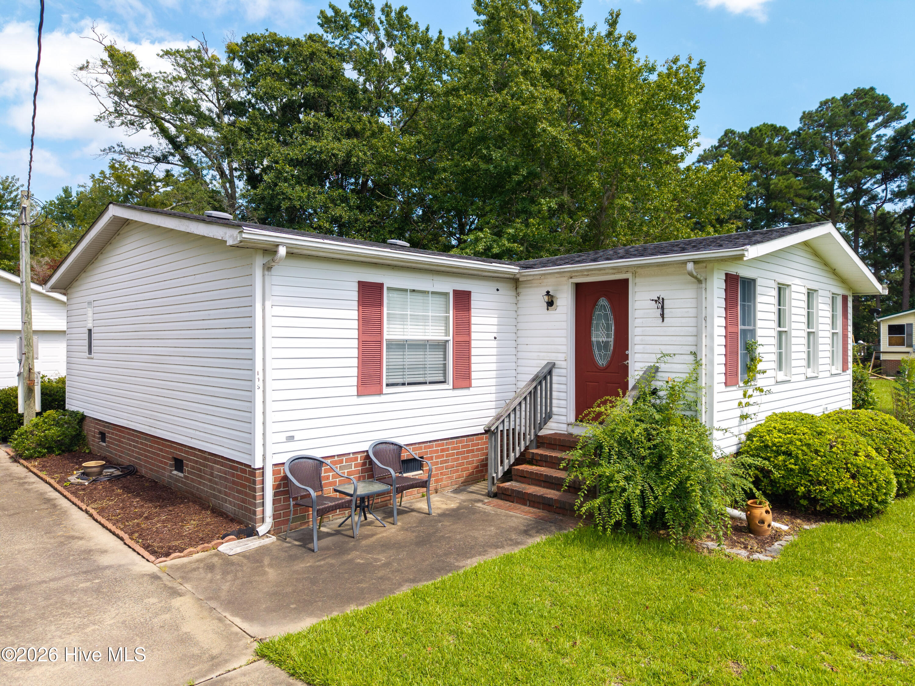 105 Avery Drive Property Photo 1