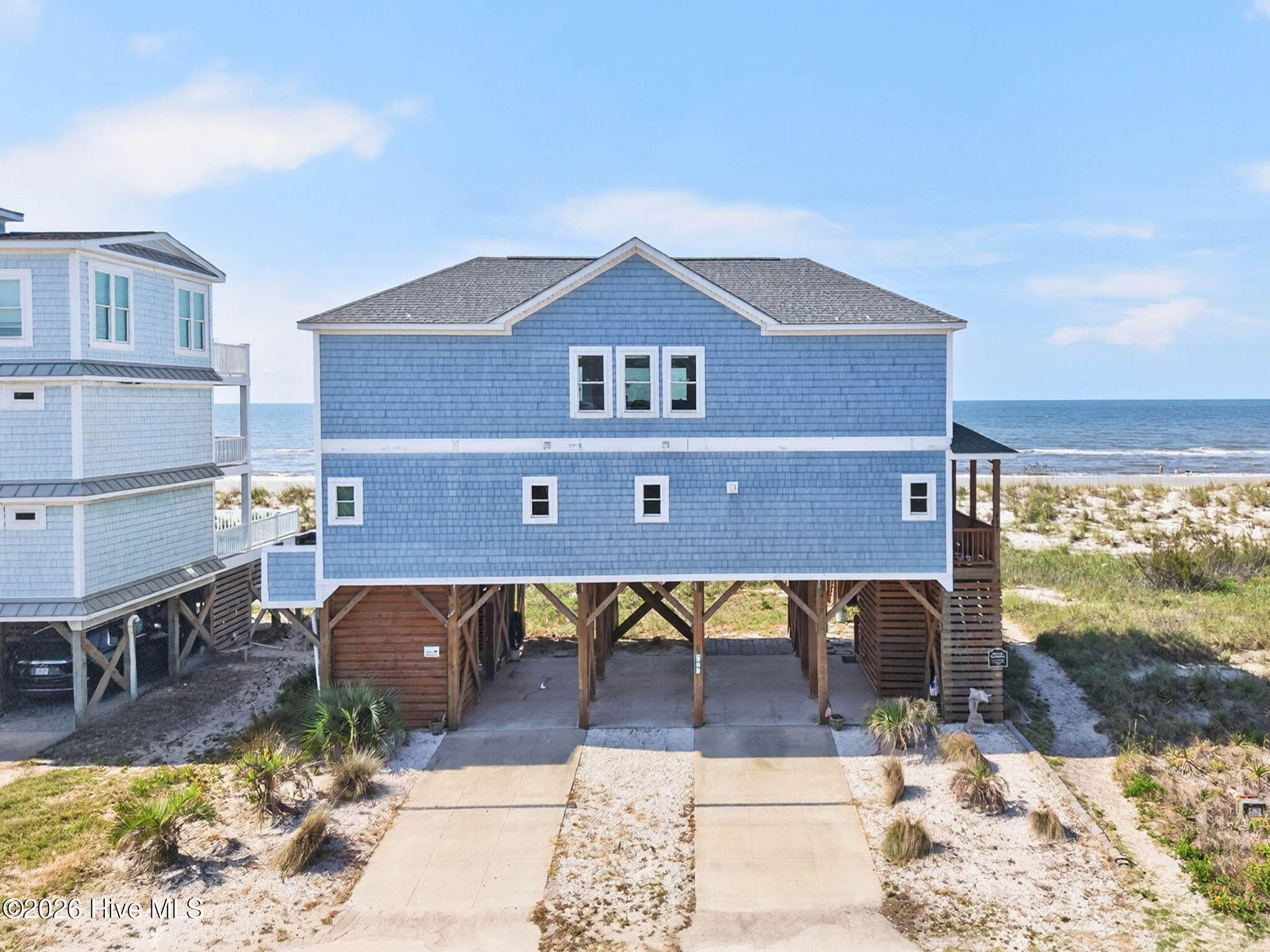 917 E Beach Drive Property Photo 1