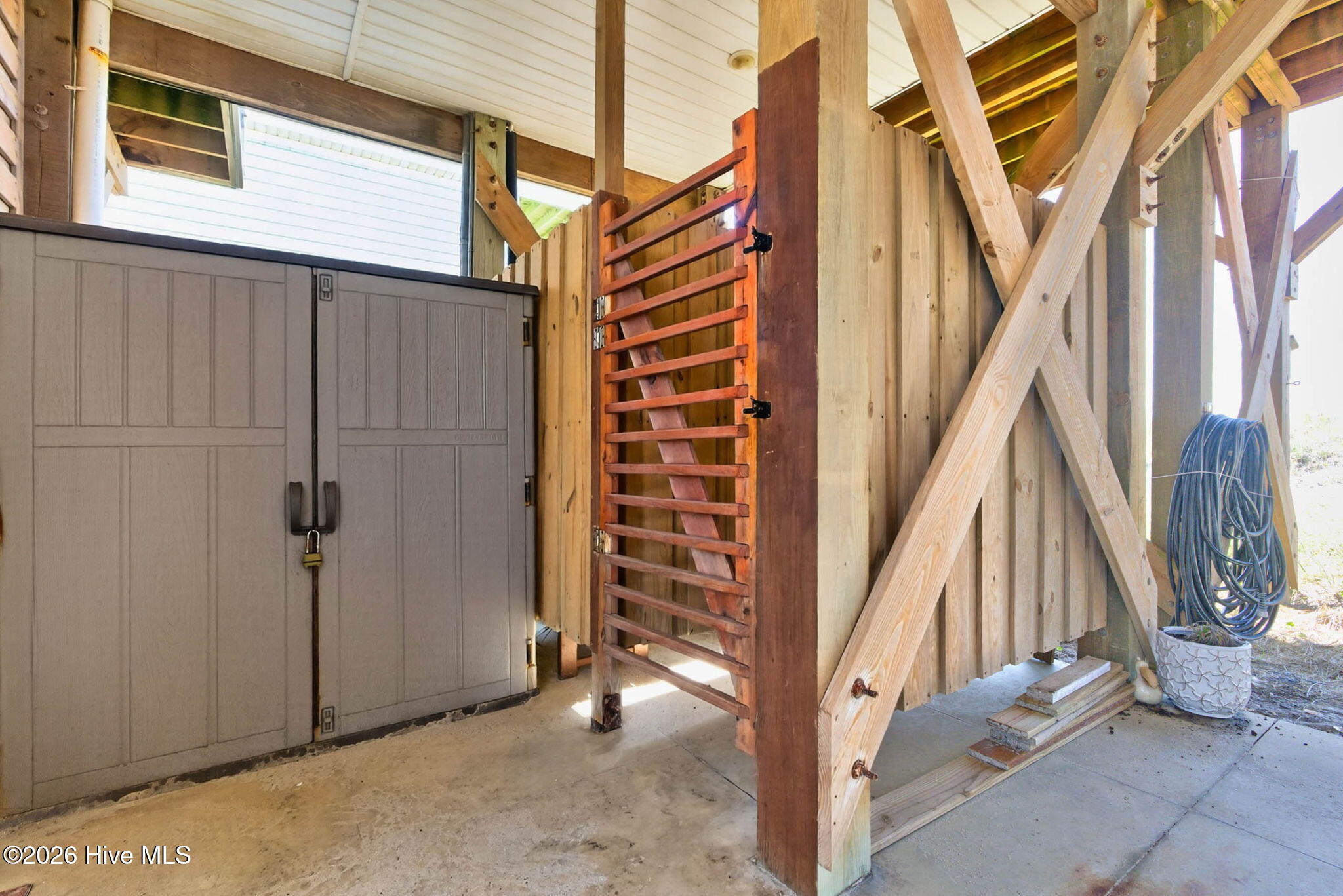 917 E Beach Drive Property Photo 87