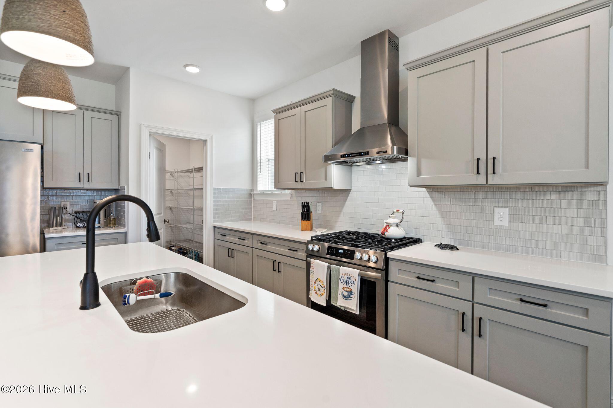 302 Sailor Sky Way Property Photo 10