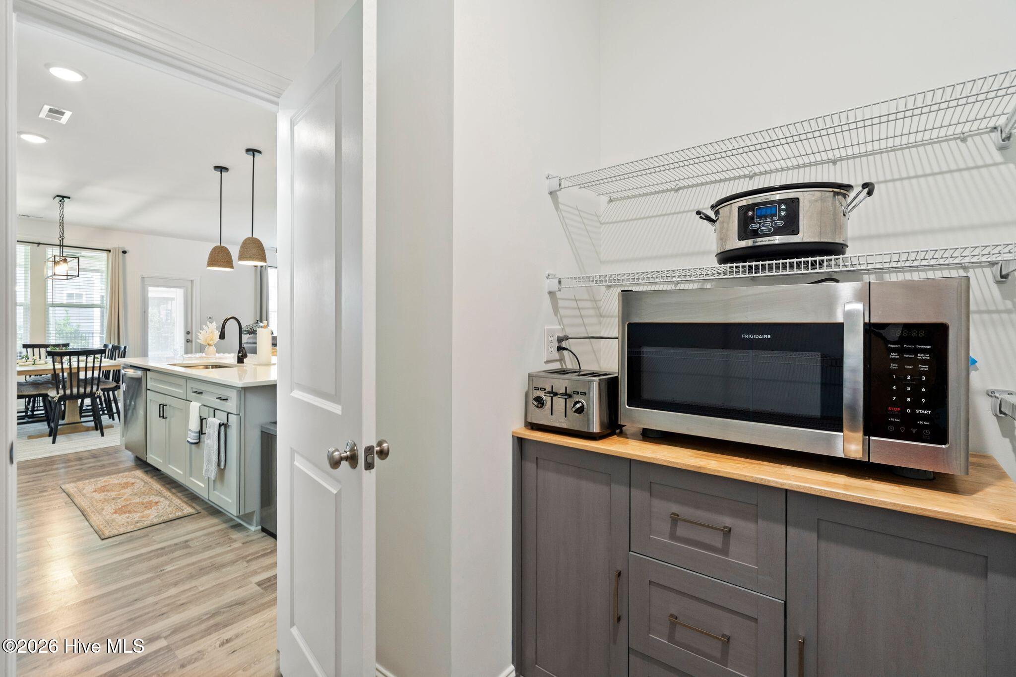 302 Sailor Sky Way Property Photo 12