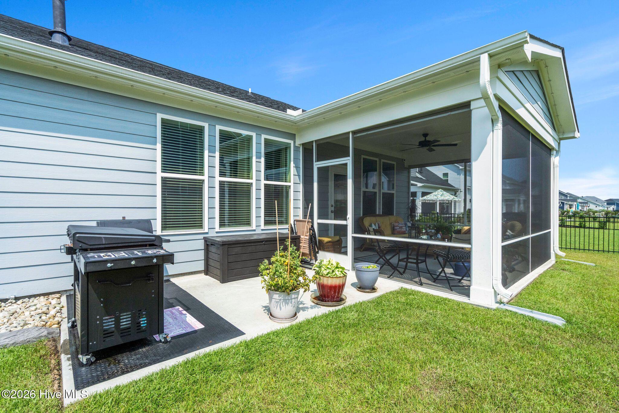 302 Sailor Sky Way Property Photo 30