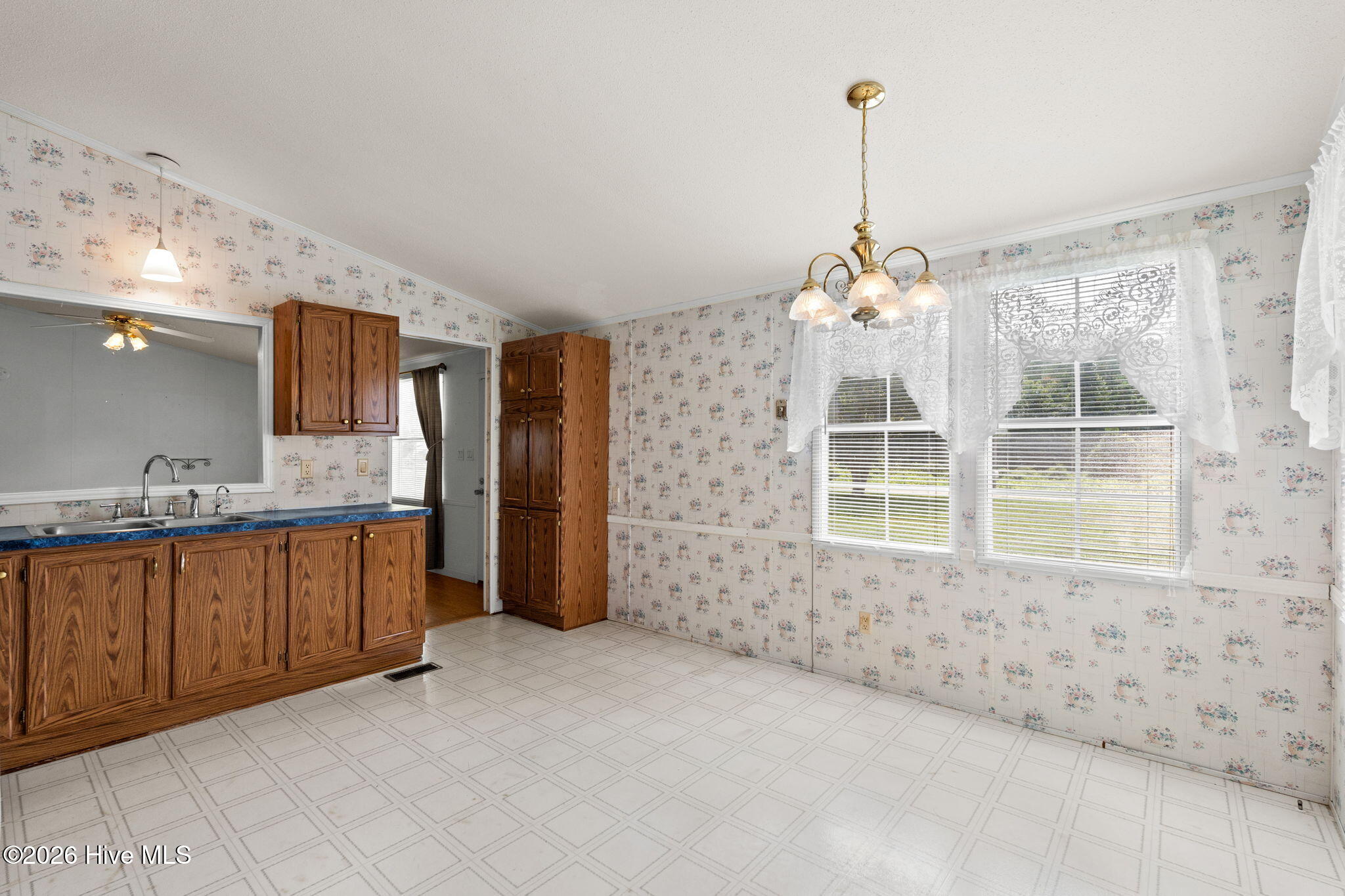 109 Lake Drive Property Photo 9