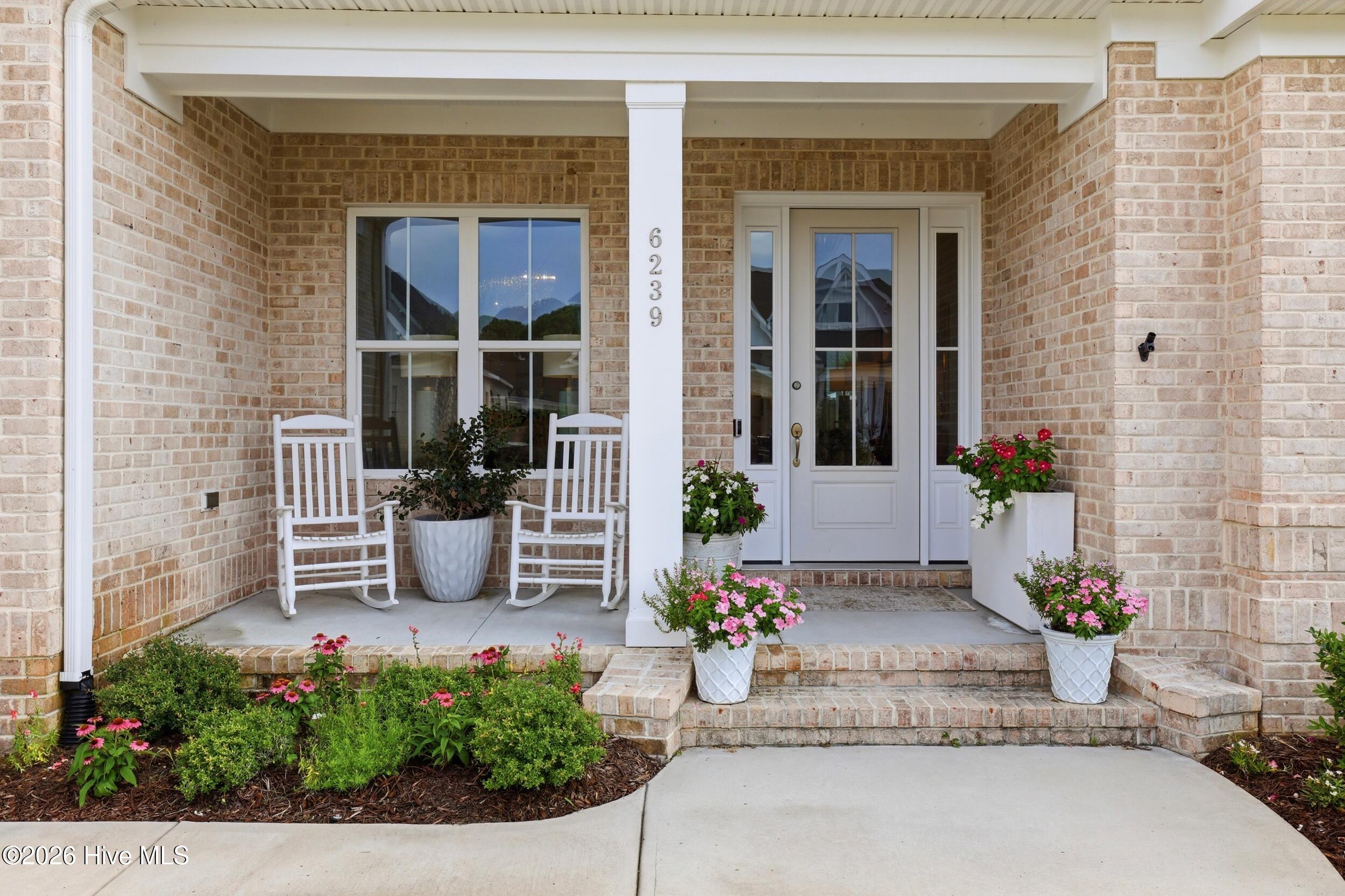 6239 Mirage Way Property Photo 6