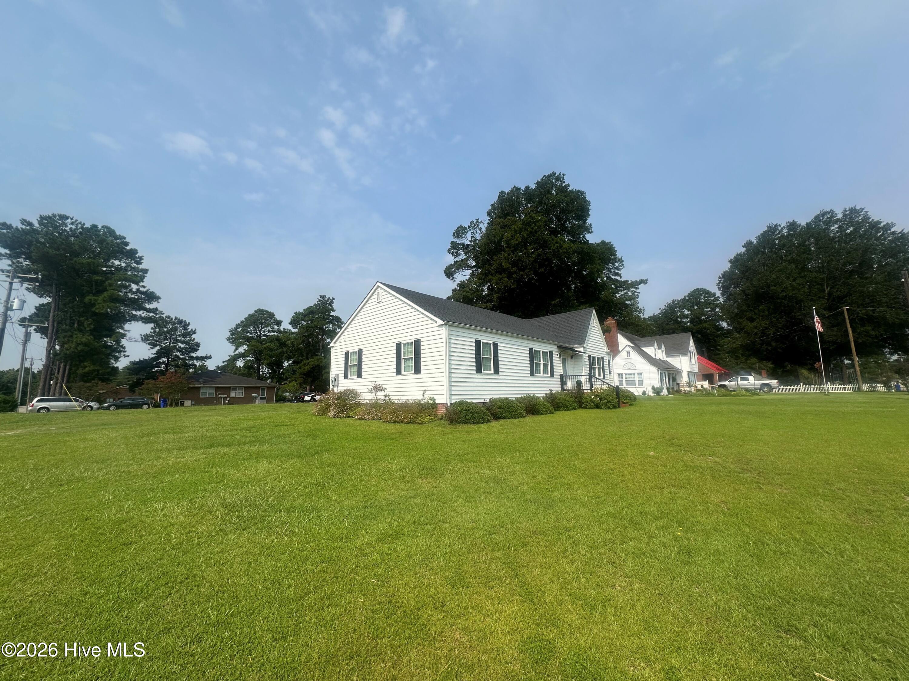 622 E Memorial Drive Property Photo 2