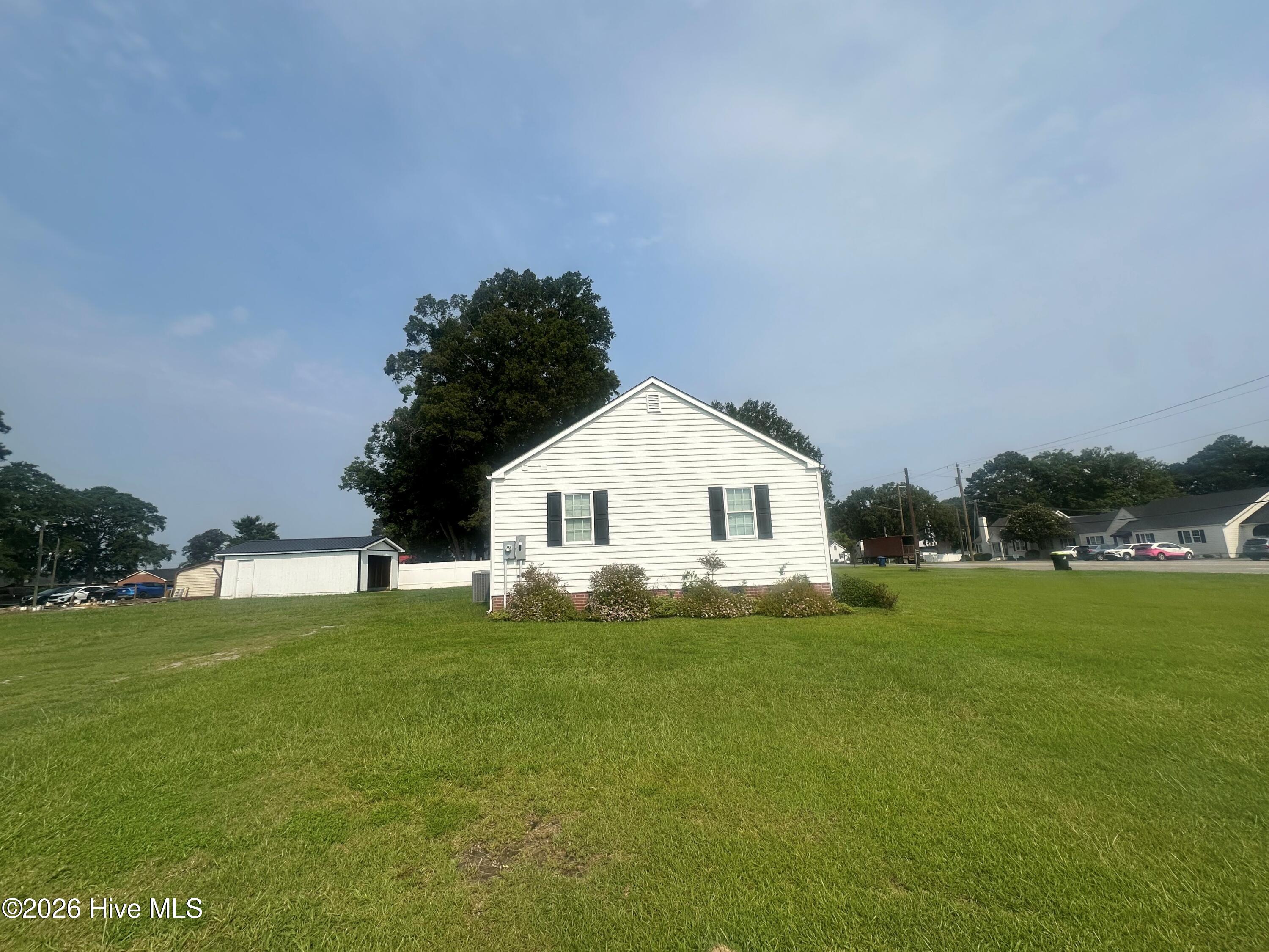 622 E Memorial Drive Property Photo 3