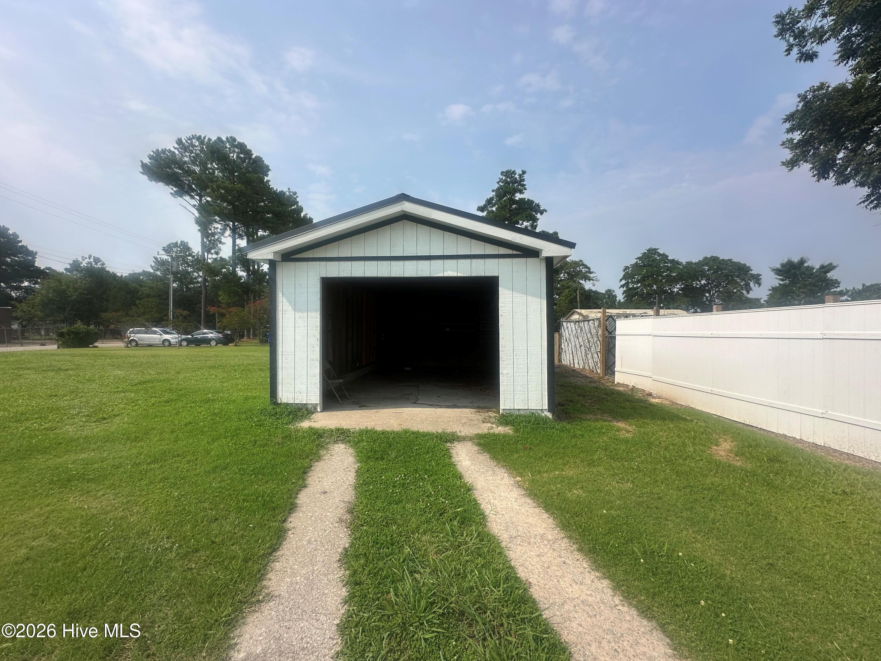 622 E Memorial Drive Property Photo 23