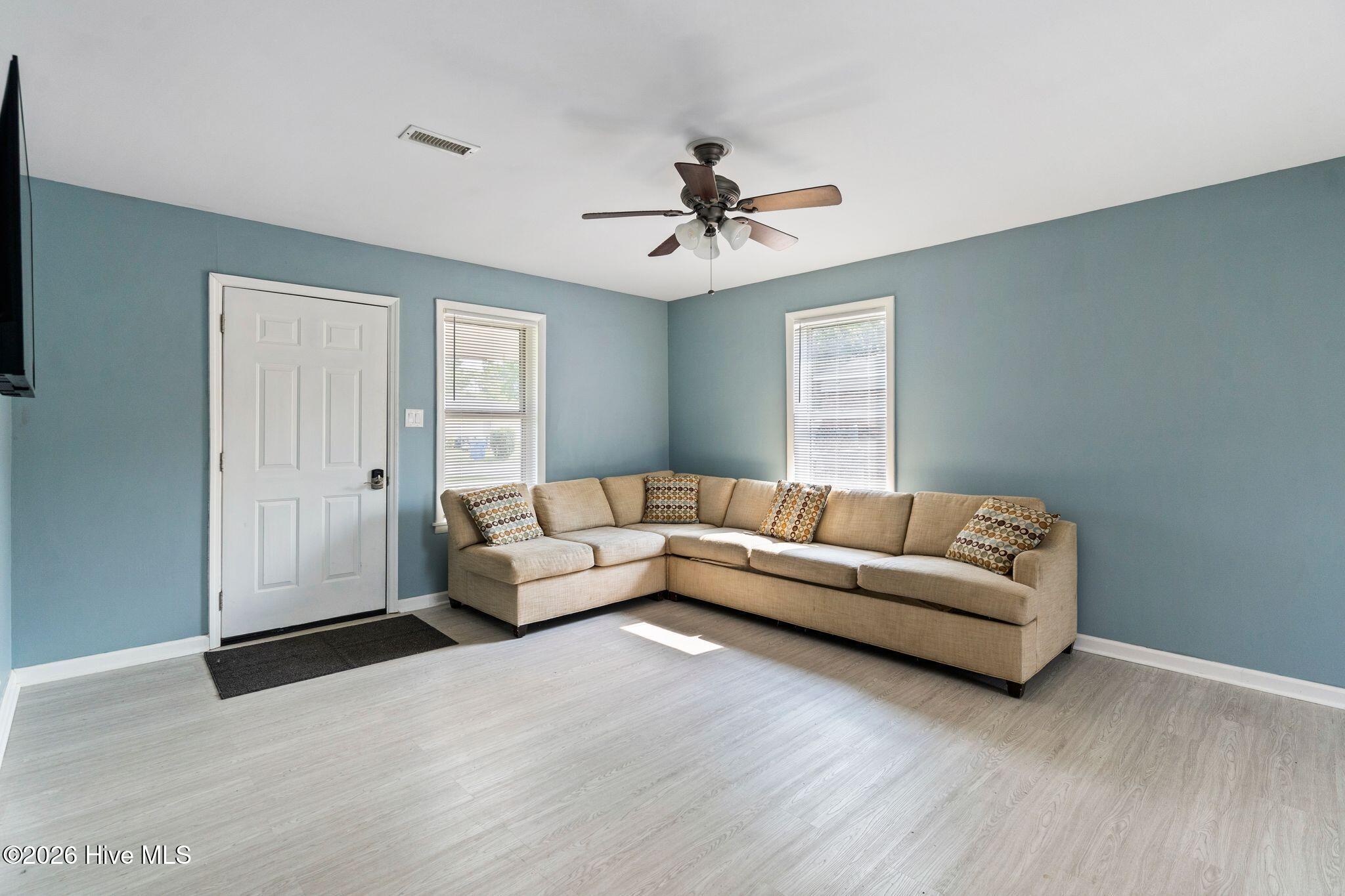 2702 Bunche Street Property Photo 6