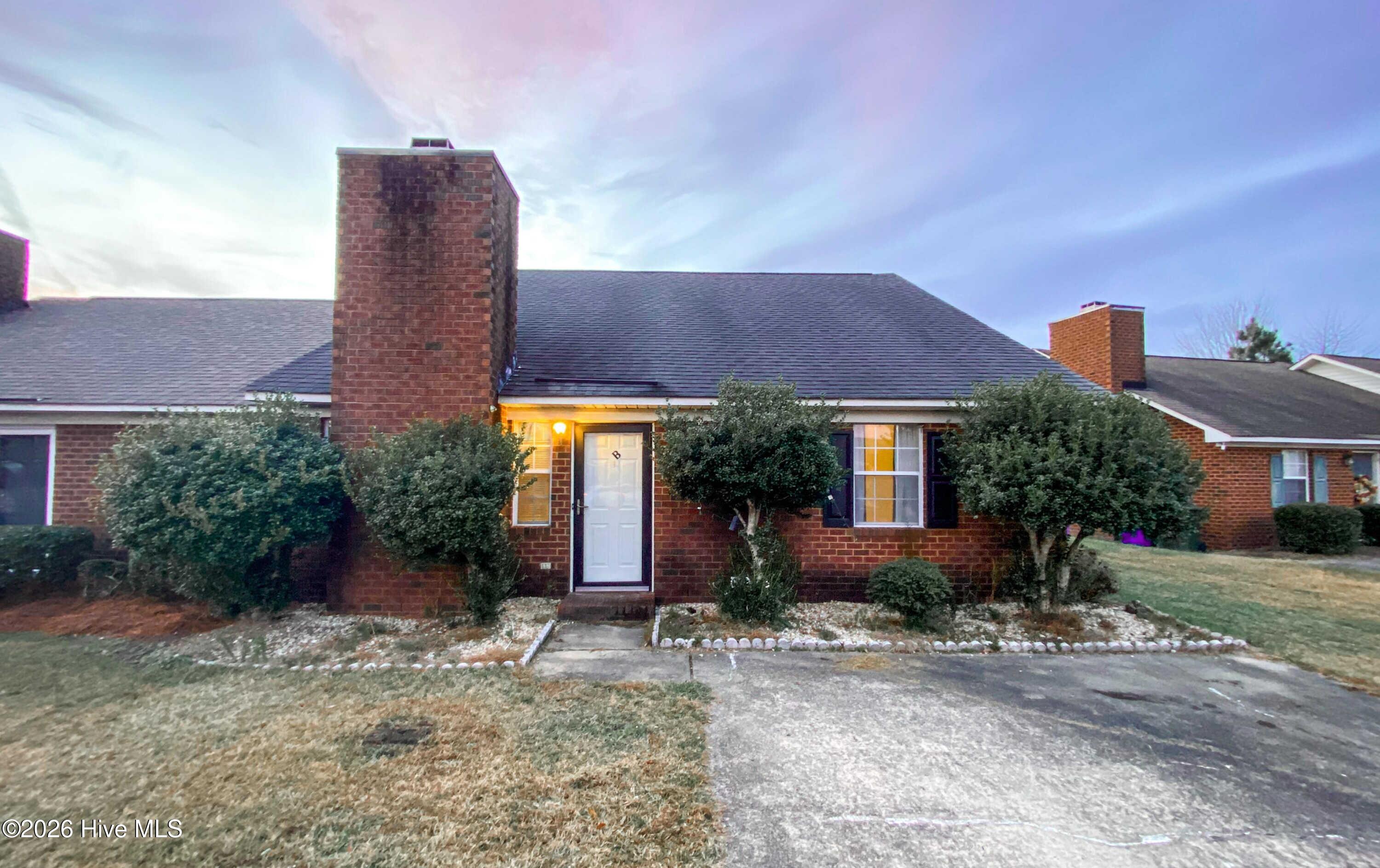 1206 Peyton Circle B Property Photo 1