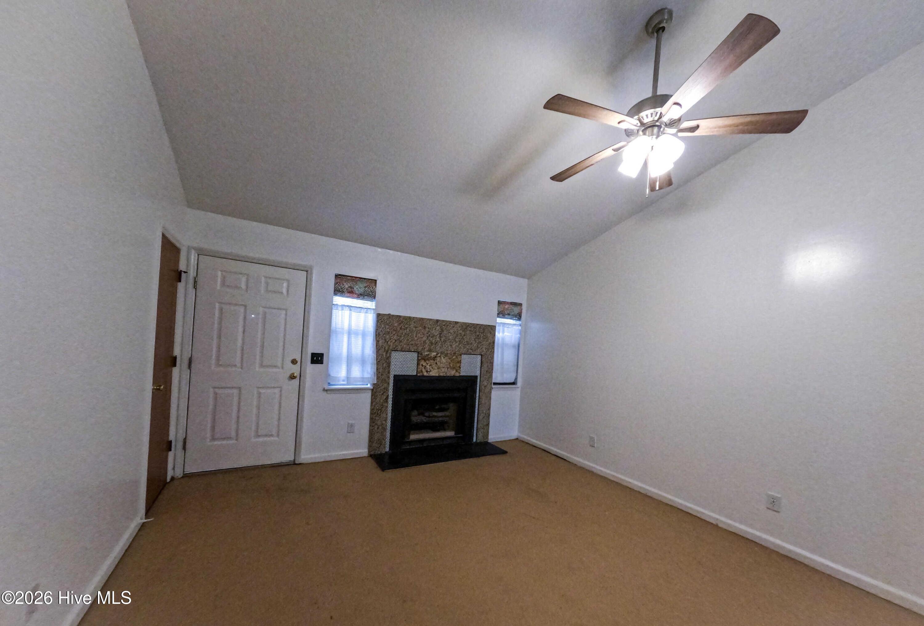 1206 Peyton Circle B Property Photo 2
