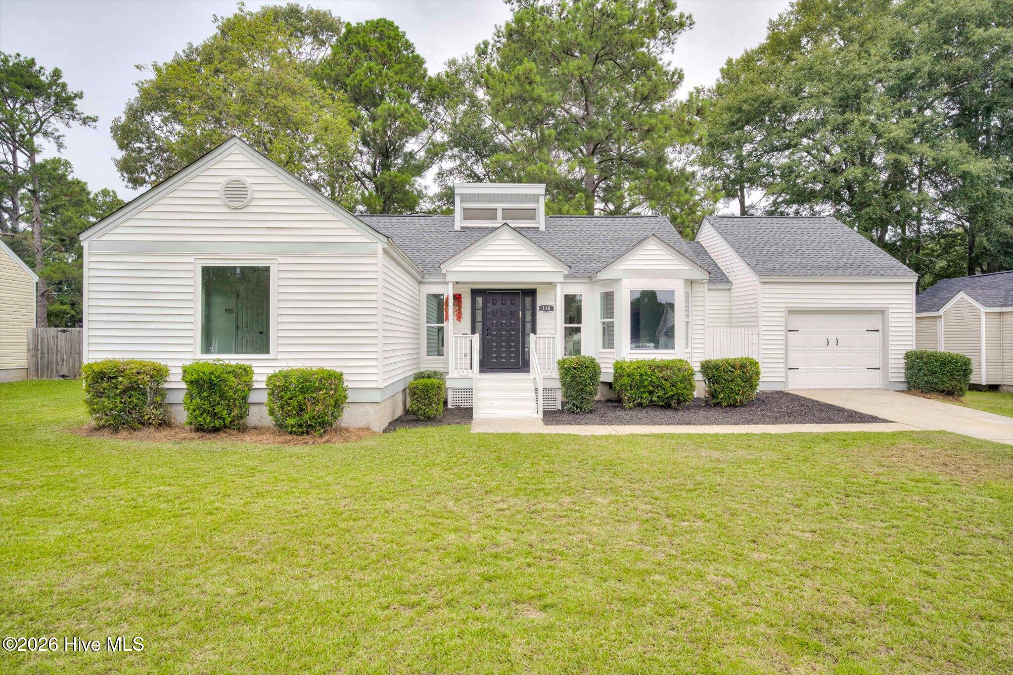 118 Robinwood Drive Property Photo 1