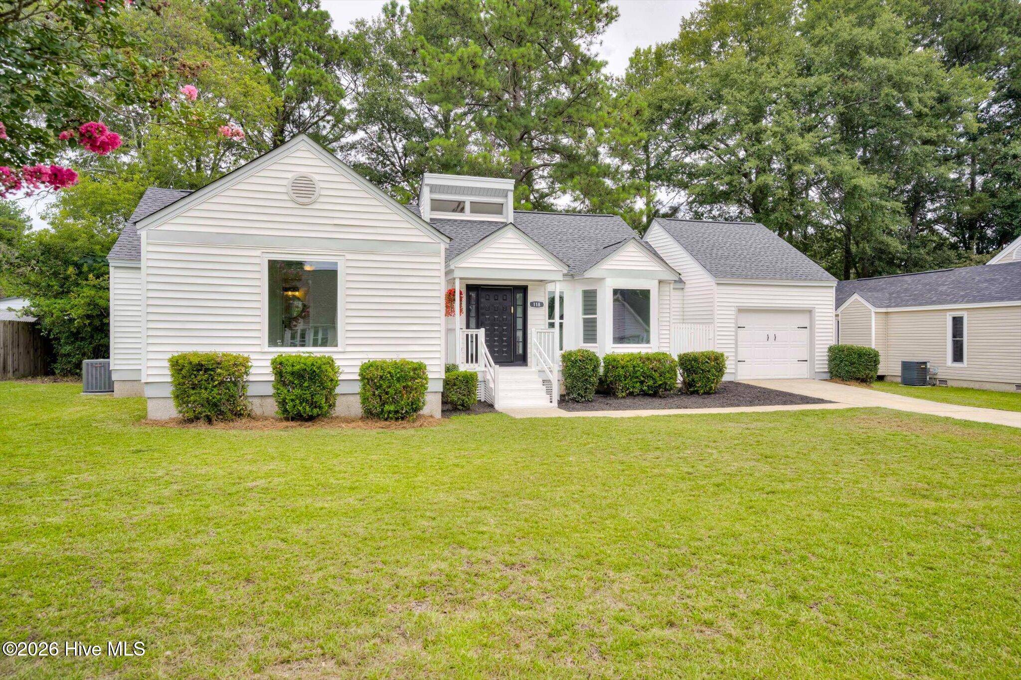 118 Robinwood Drive Property Photo 4