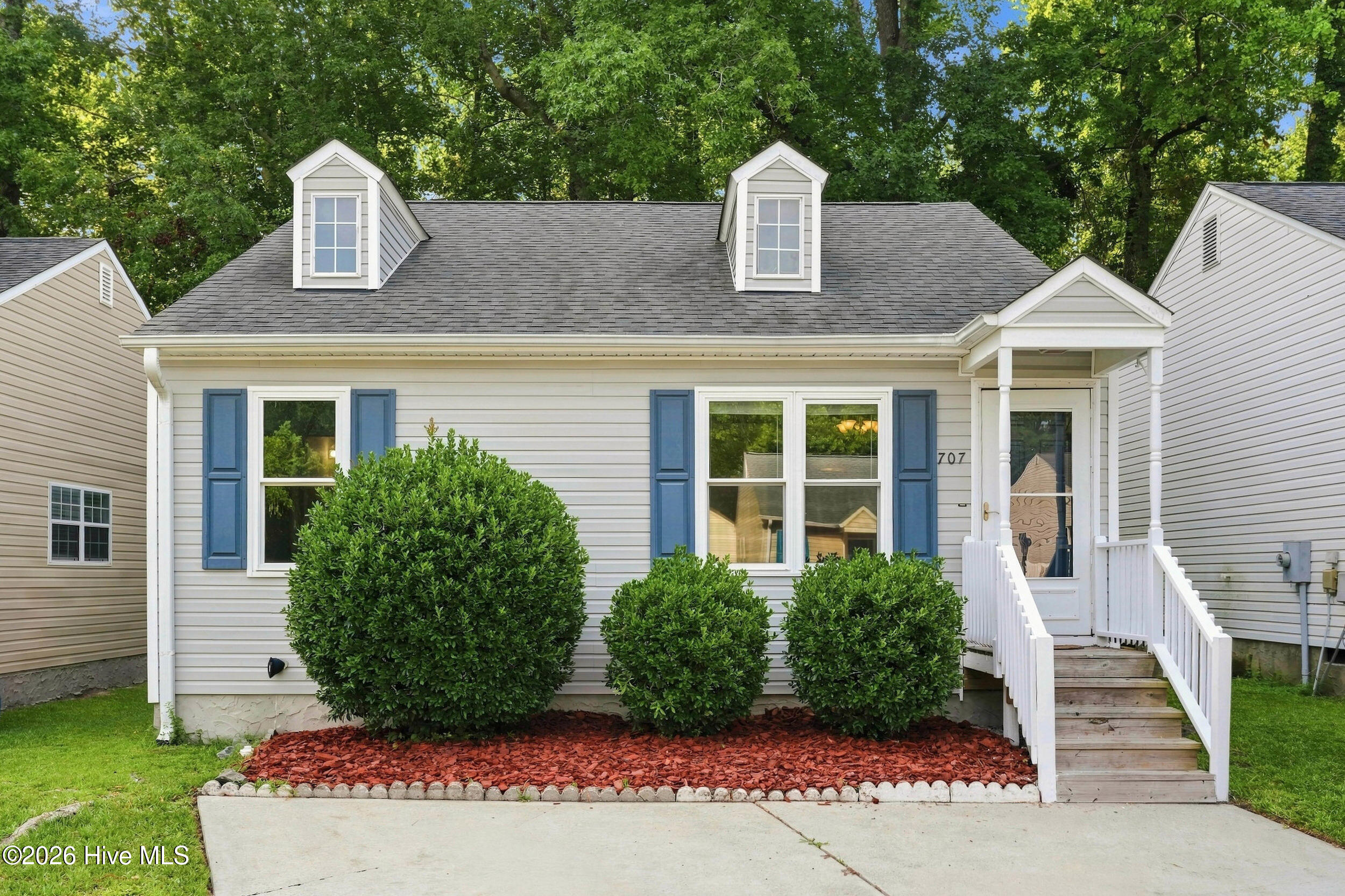 707 Varsity Drive Property Photo 1
