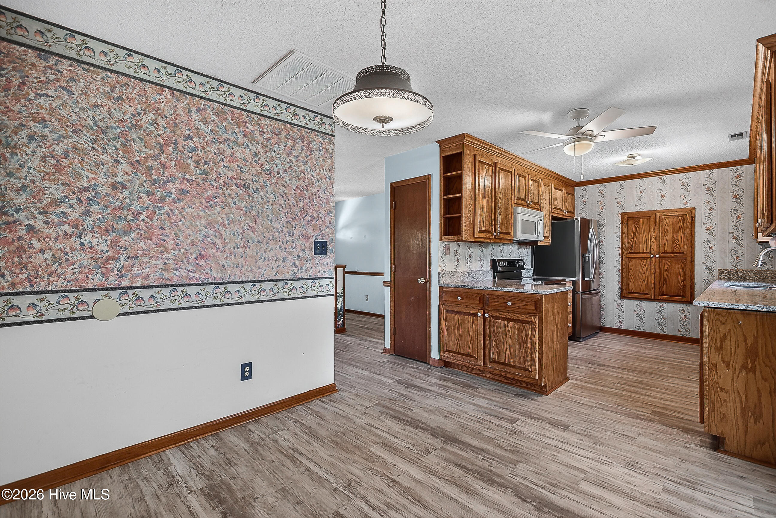 282 Riggs Road Property Photo 9