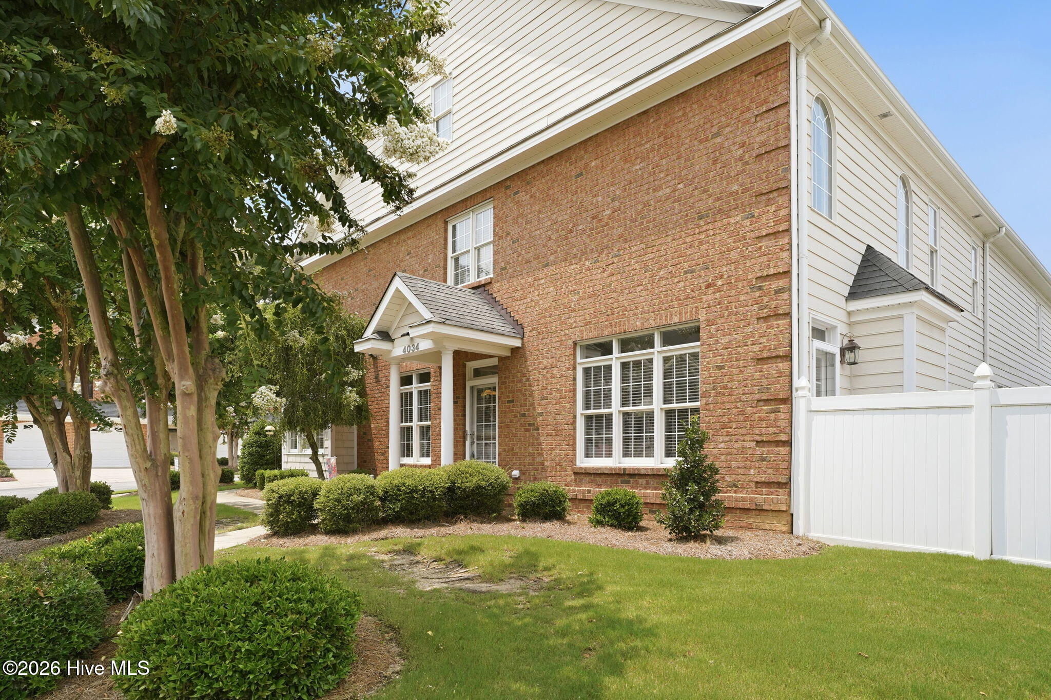 4034 Townes Court N Property Photo 2