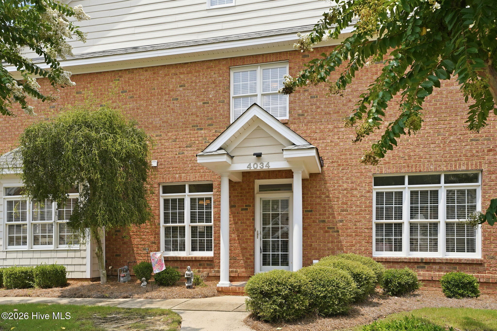 4034 Townes Court N Property Photo 3