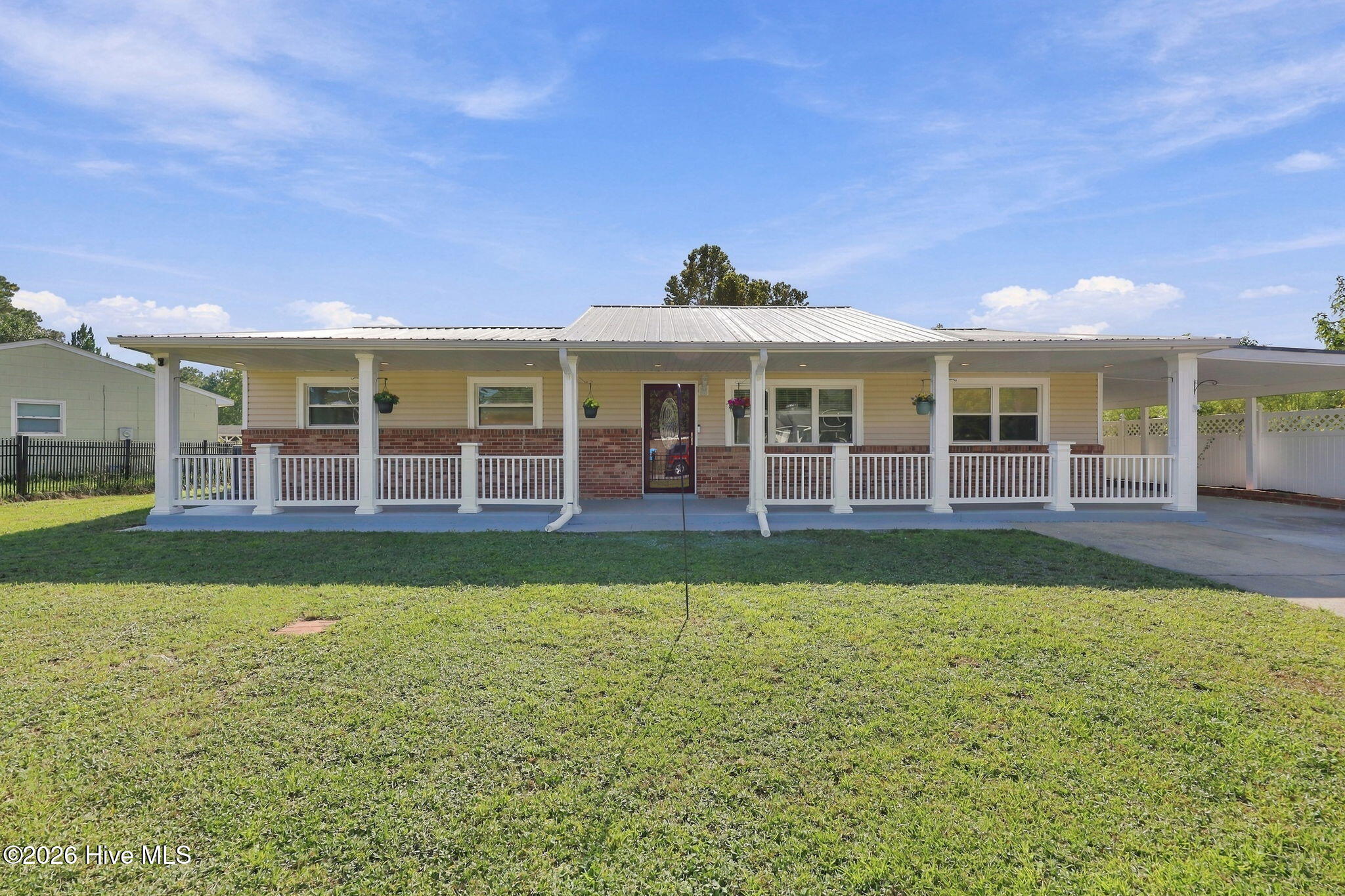 403 Dale Drive Property Photo 1
