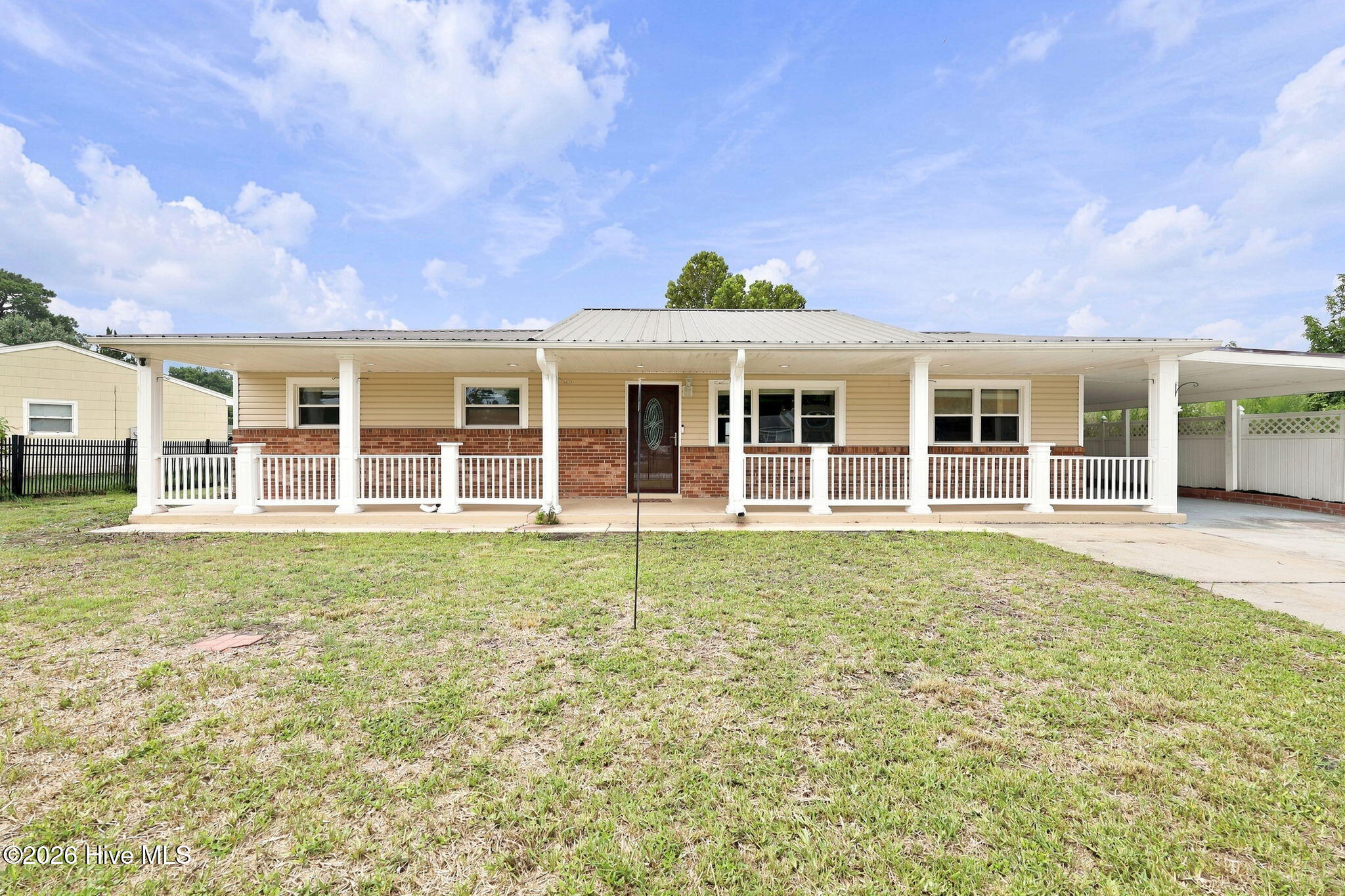 403 Dale Drive Property Photo 2