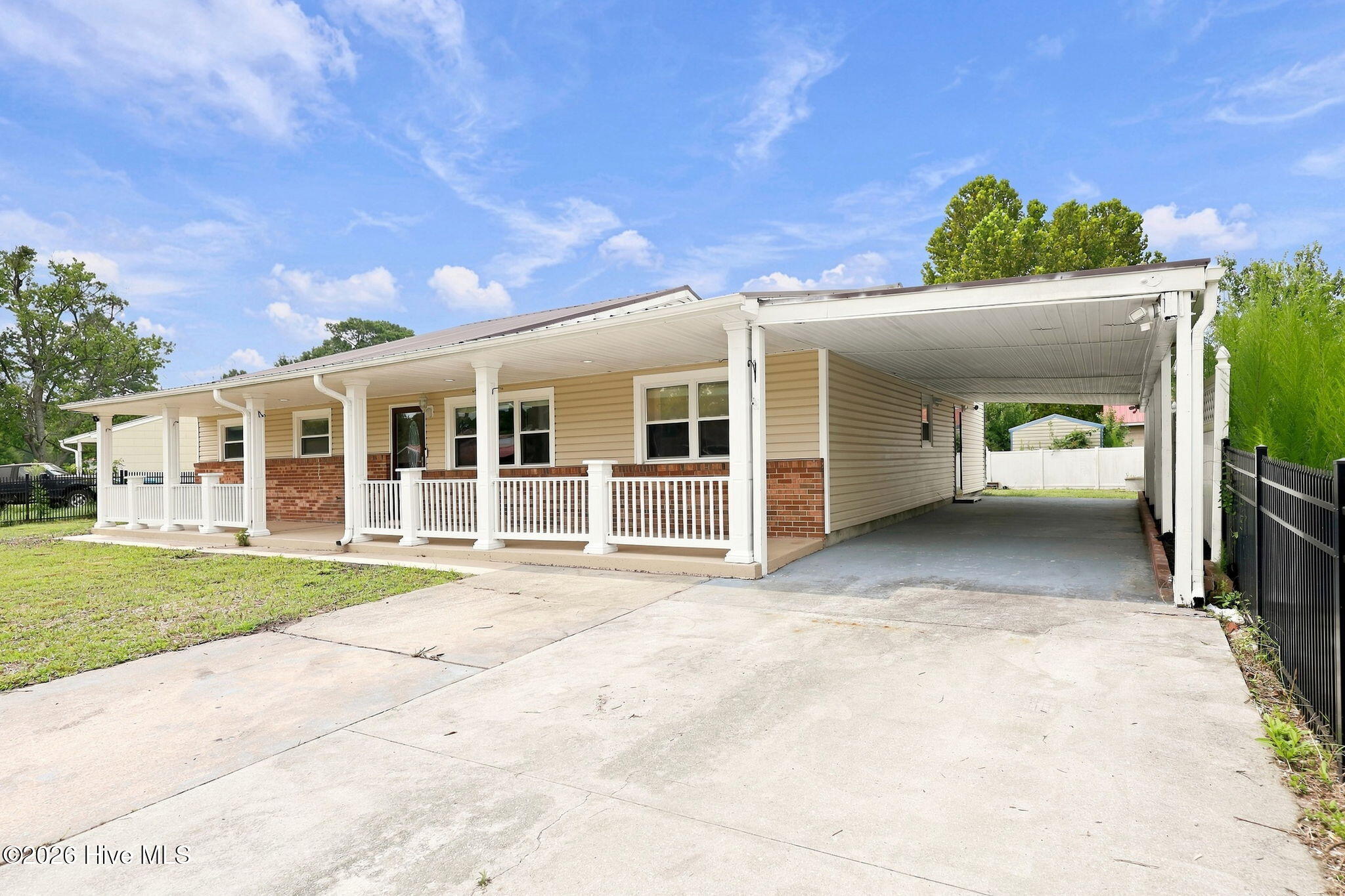 403 Dale Drive Property Photo 6