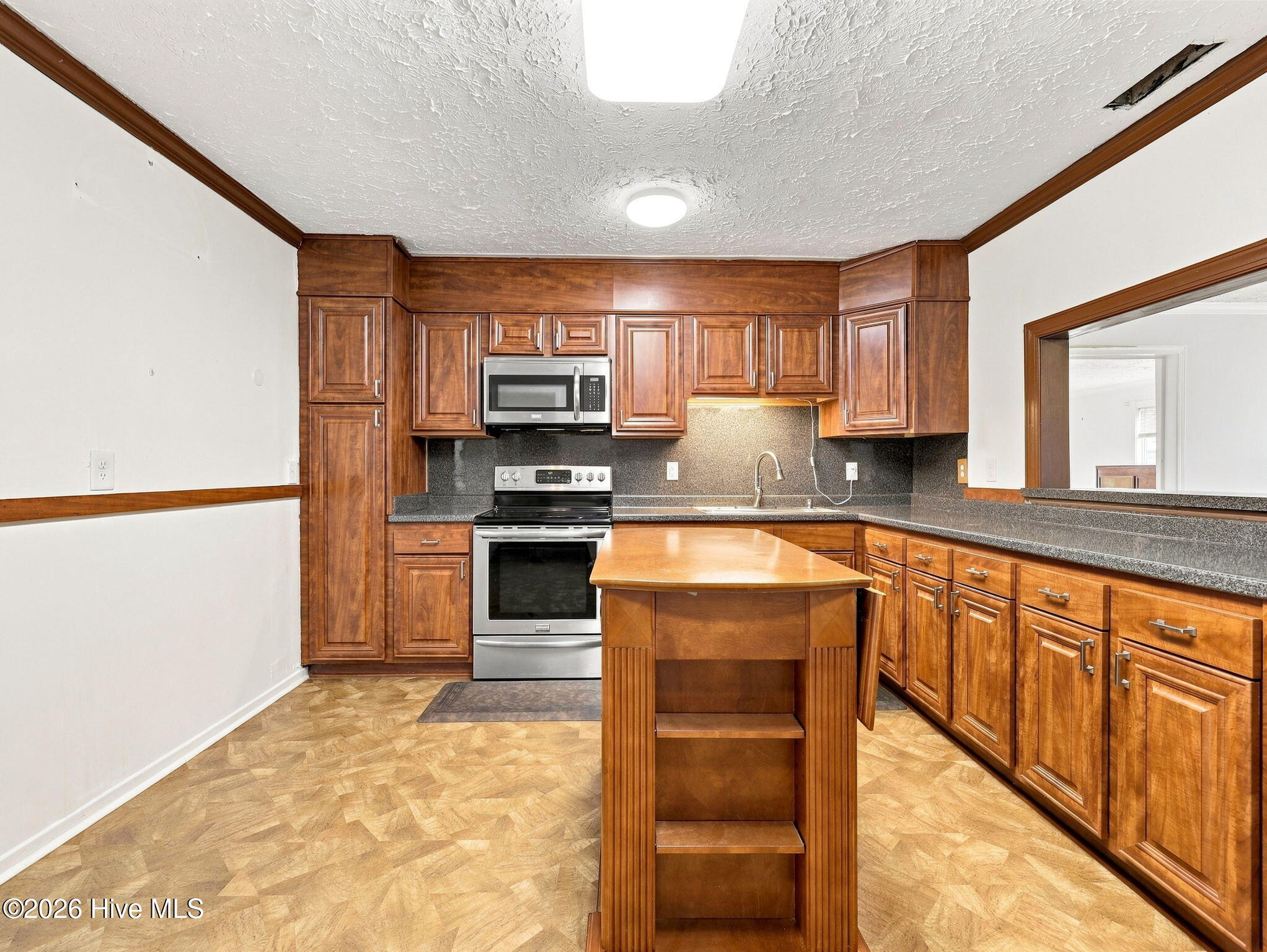 403 Dale Drive Property Photo 23