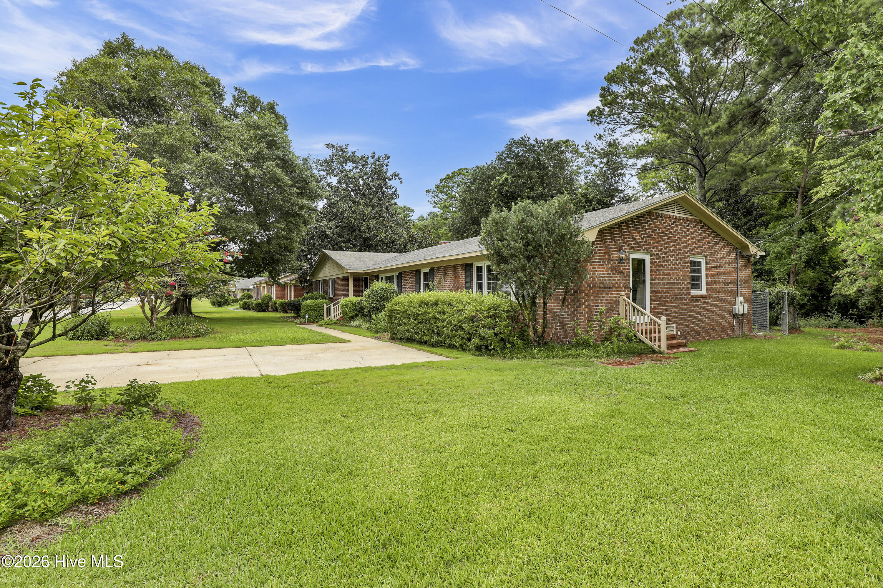 700 Clyde Drive Property Photo 2