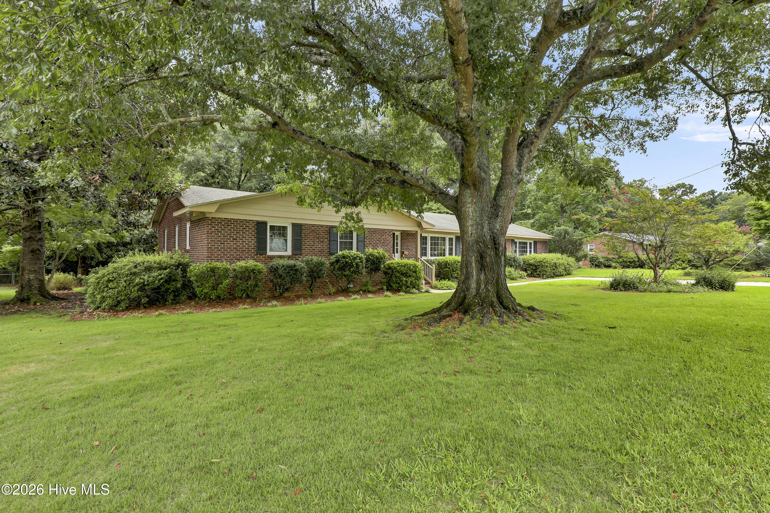 700 Clyde Drive Property Photo 3