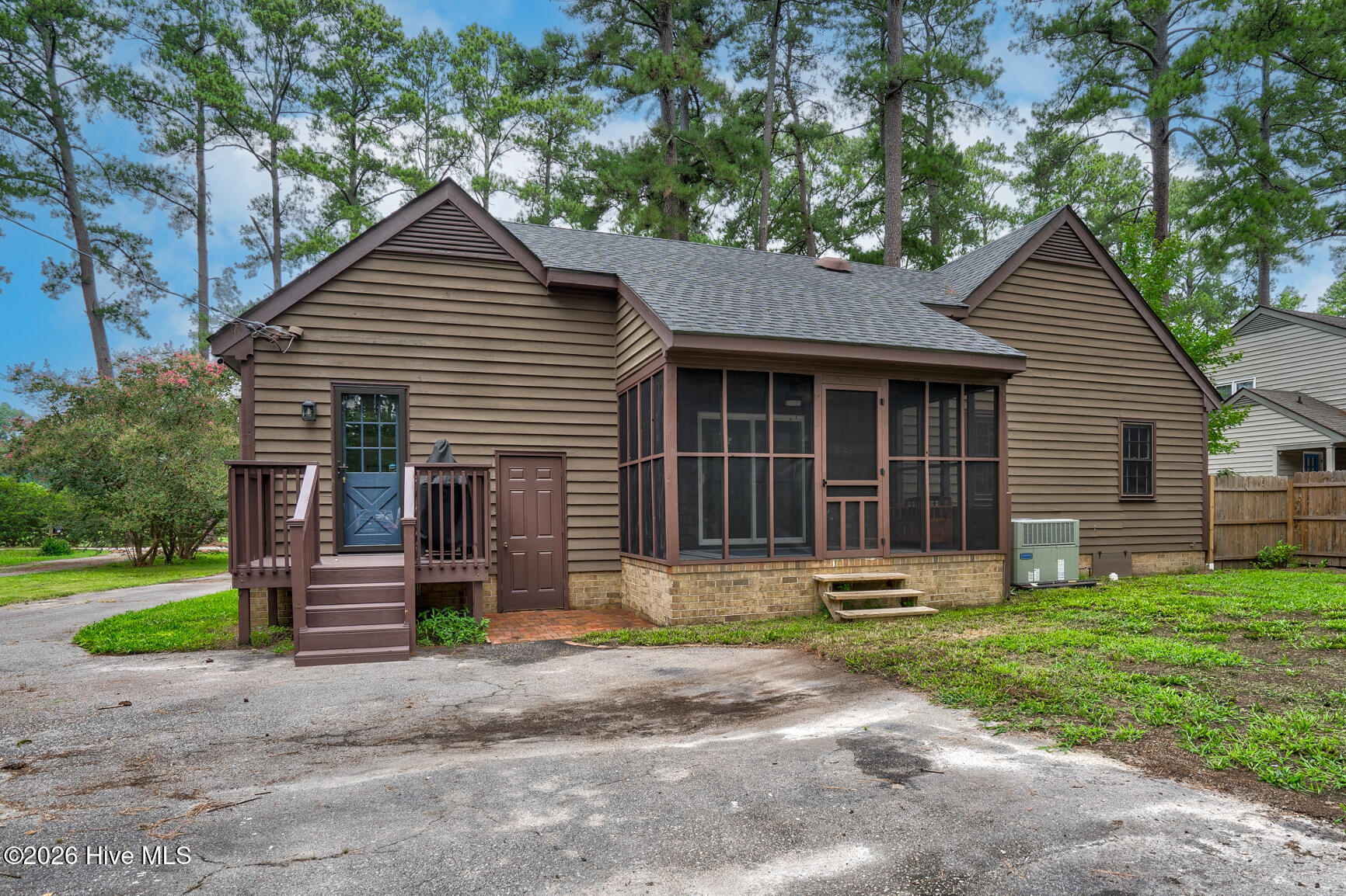 1609 Country Club Road Property Photo 34