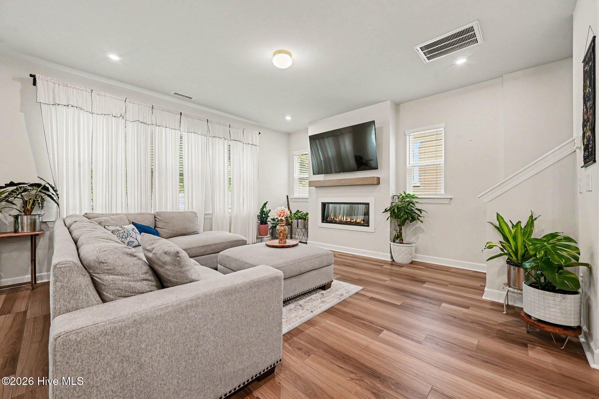 7821 Sofiana Avenue Property Photo 6