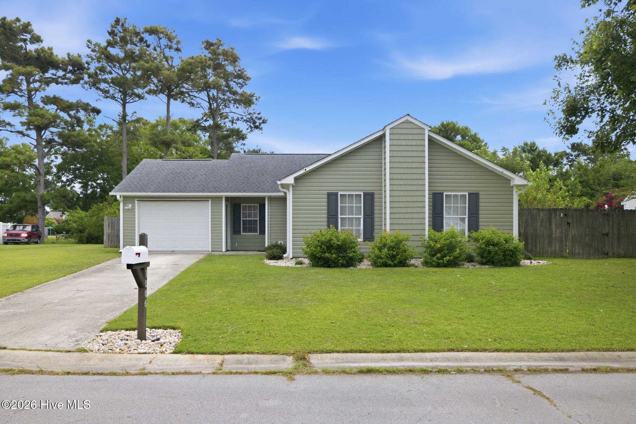 1006 Birch Court Property Photo 2