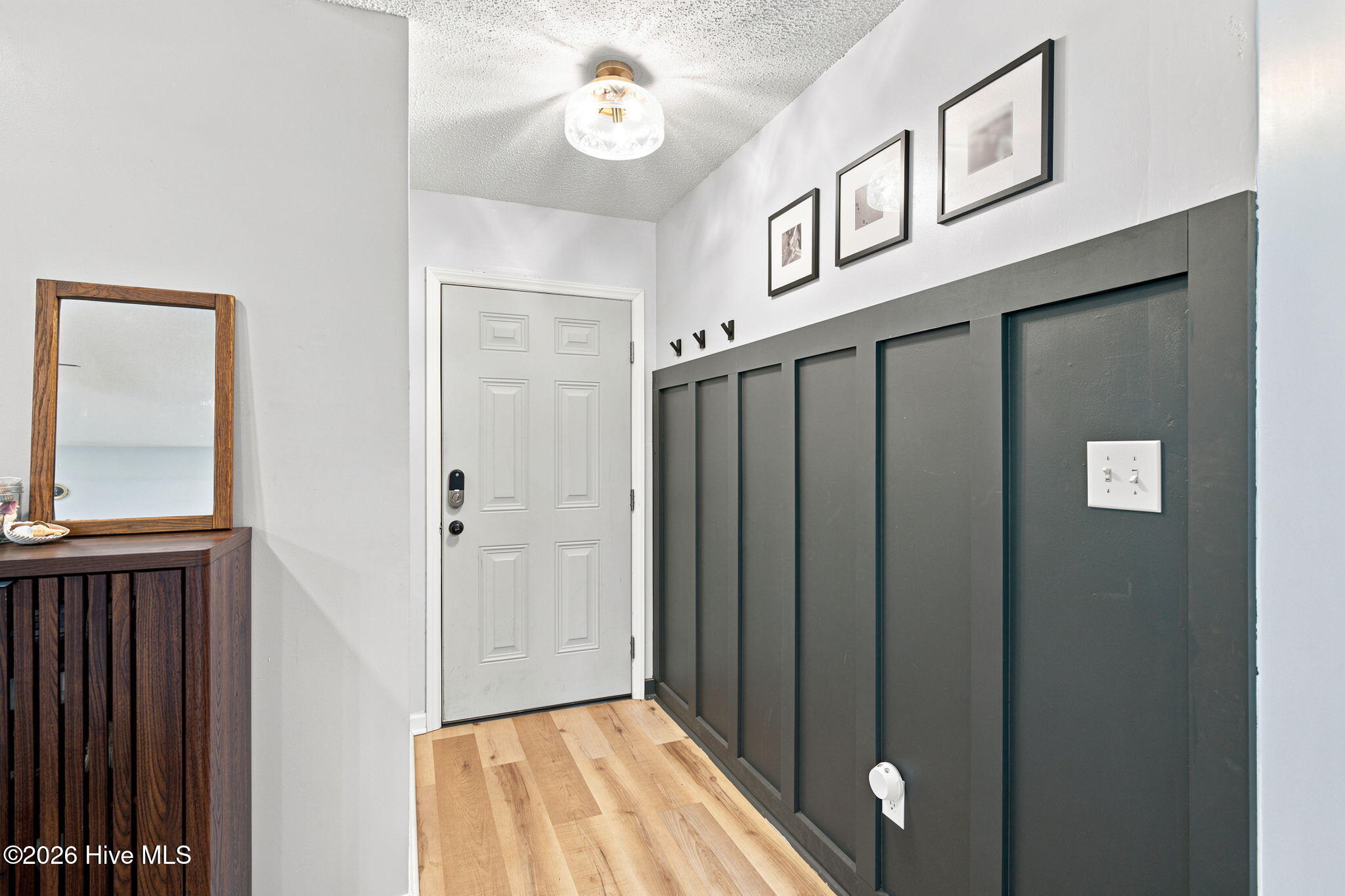1006 Birch Court Property Photo 4
