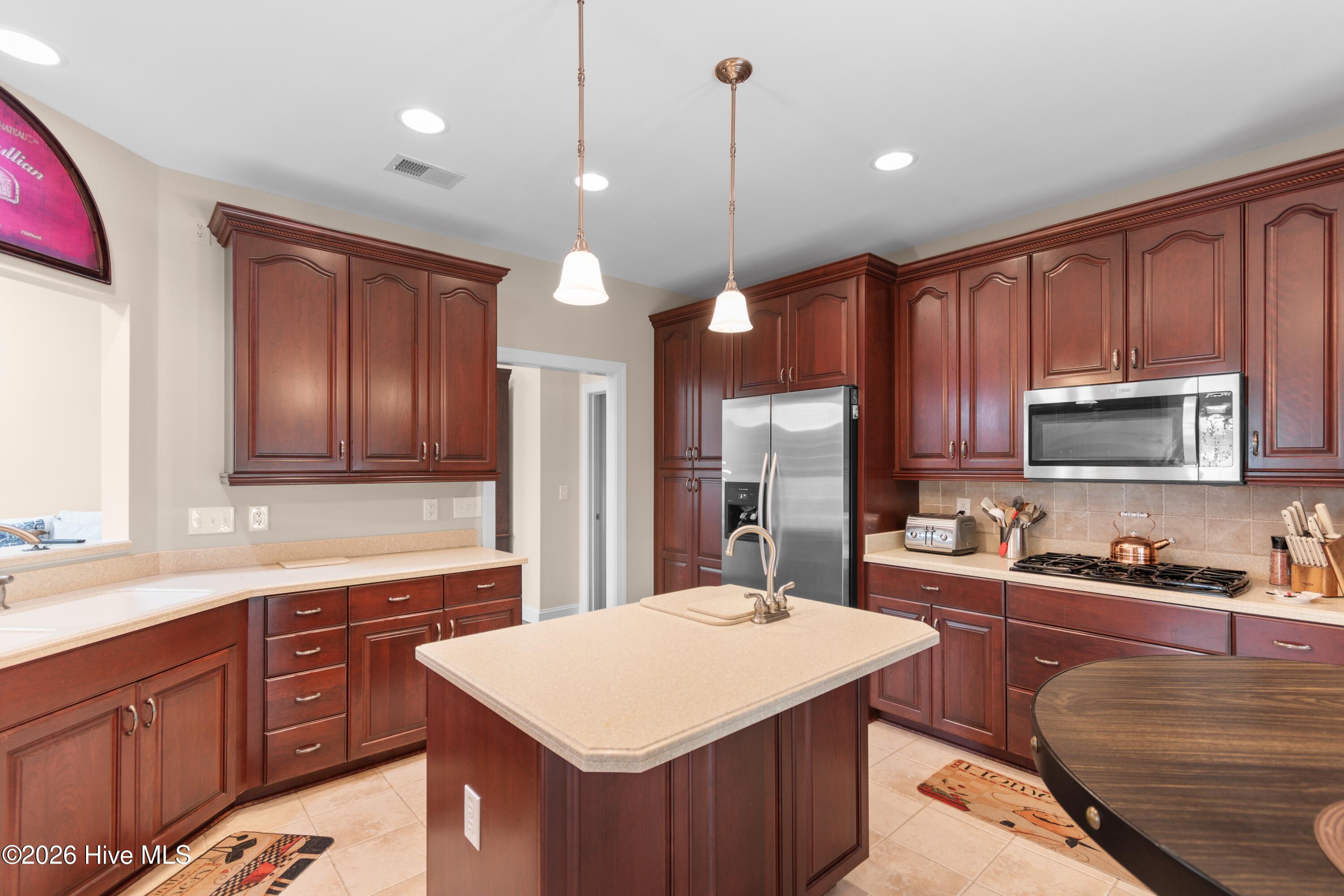 8865 Smithfield Drive Nw Property Photo 6