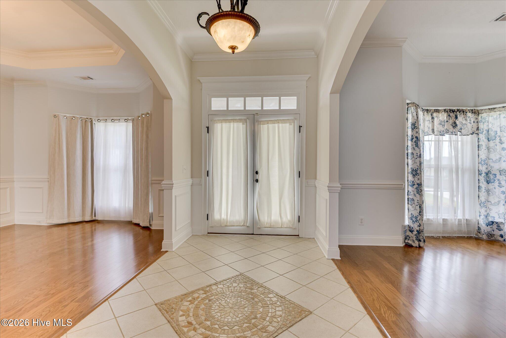 1016 Winding Trail Property Photo 5