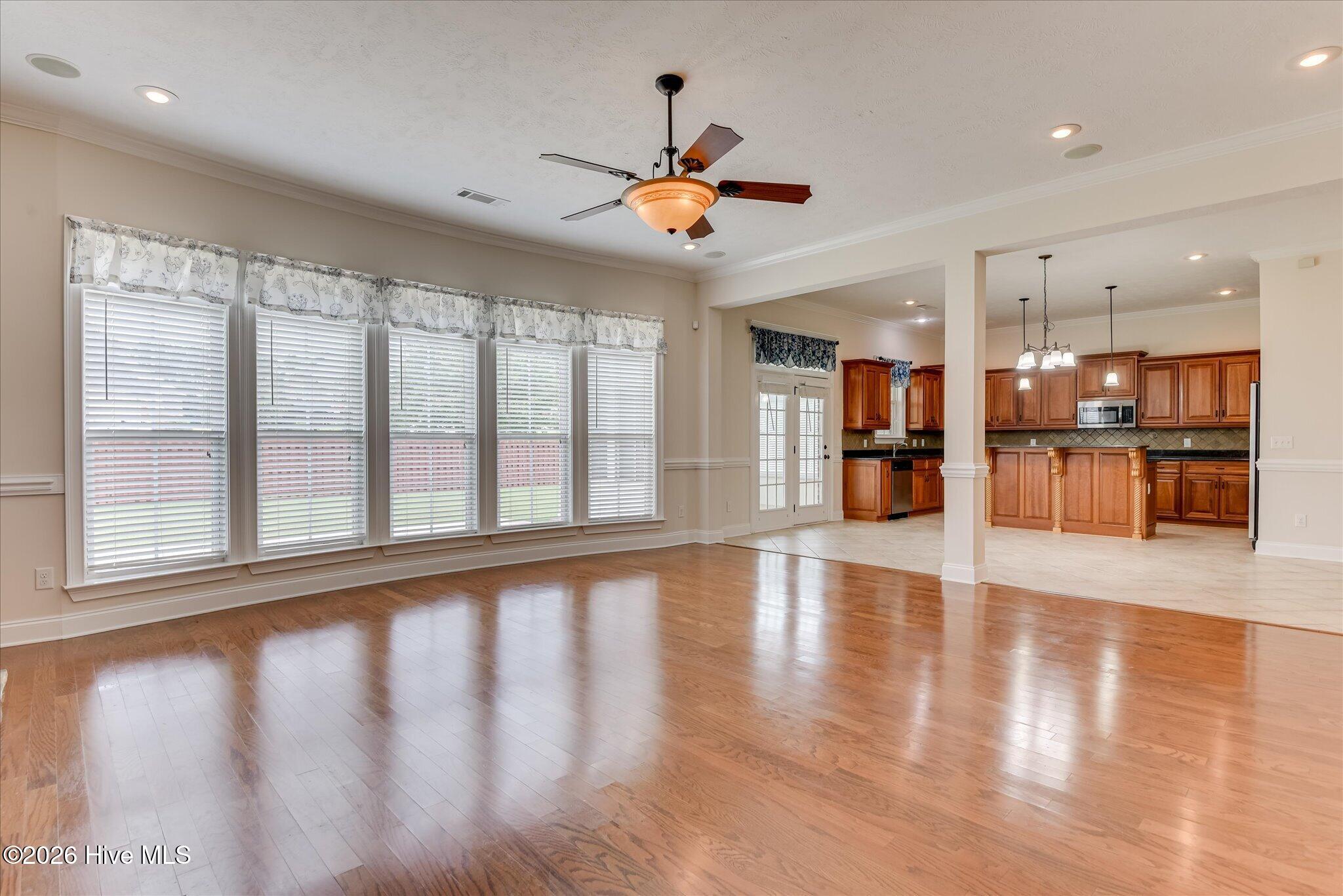 1016 Winding Trail Property Photo 8