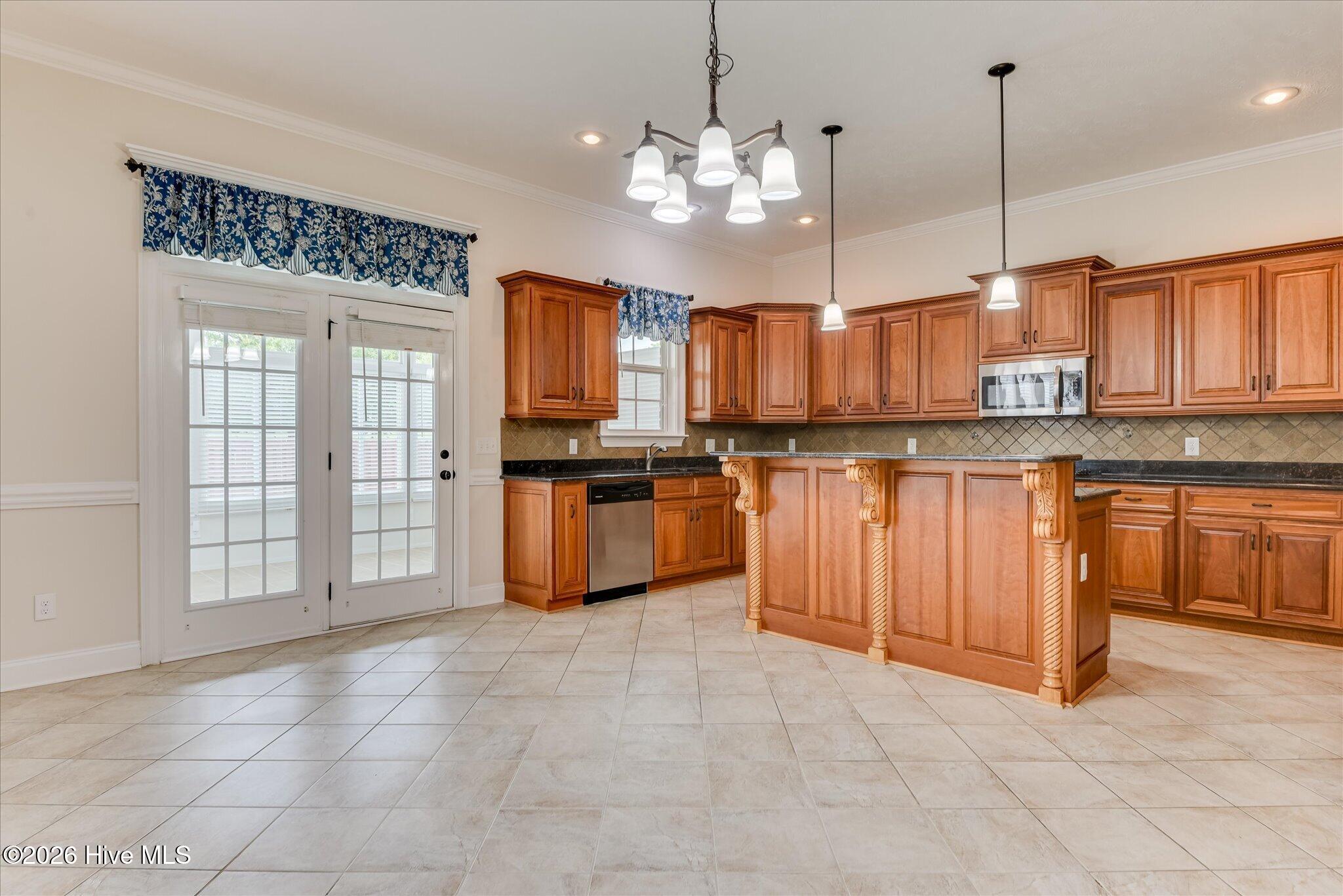 1016 Winding Trail Property Photo 14