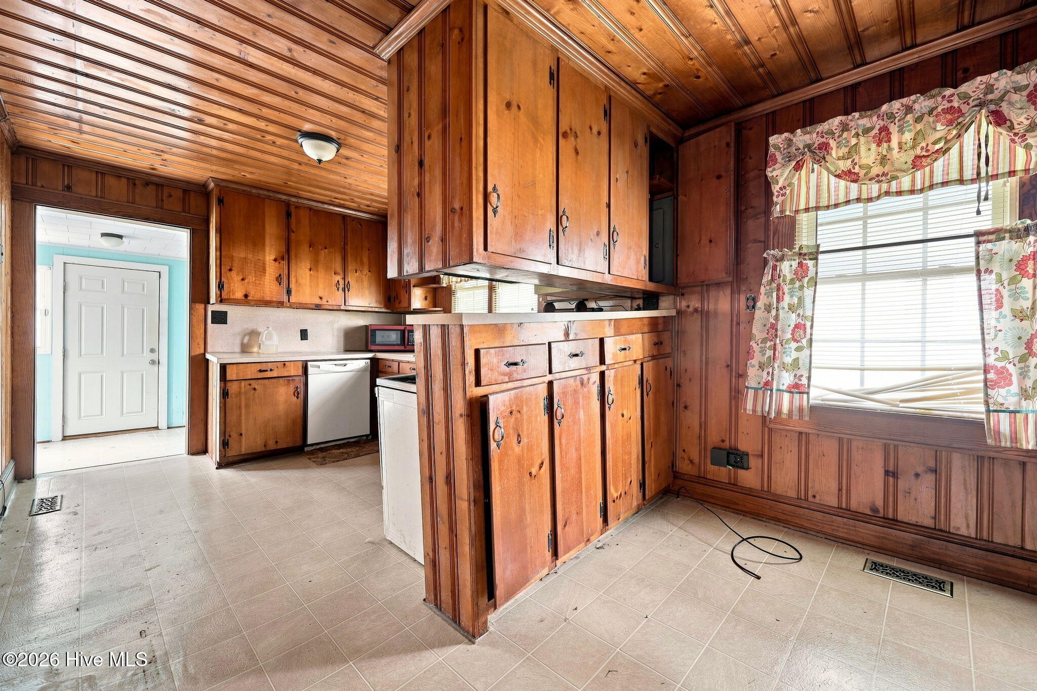 203 Fairview Street Property Photo 4
