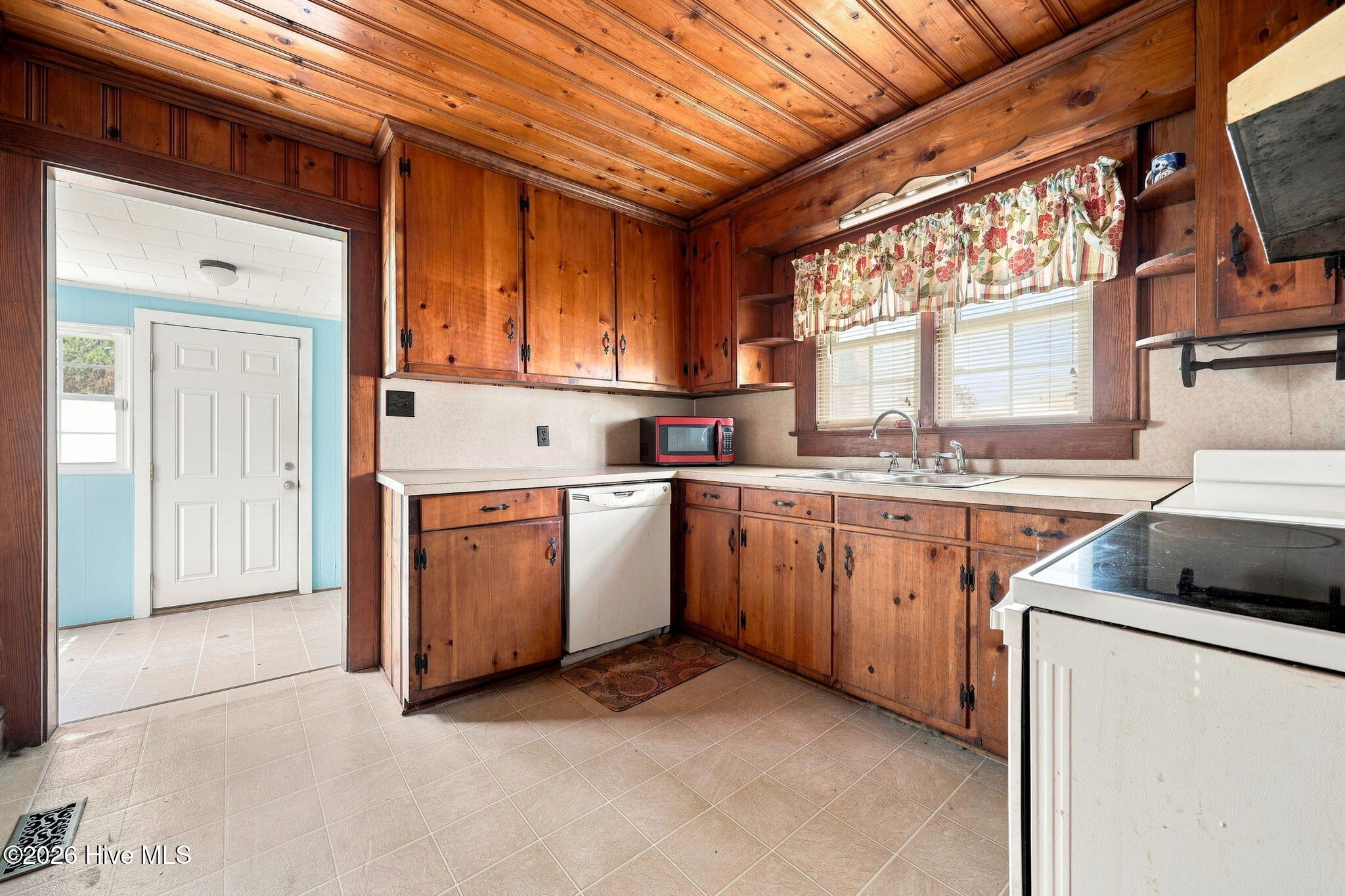 203 Fairview Street Property Photo 5