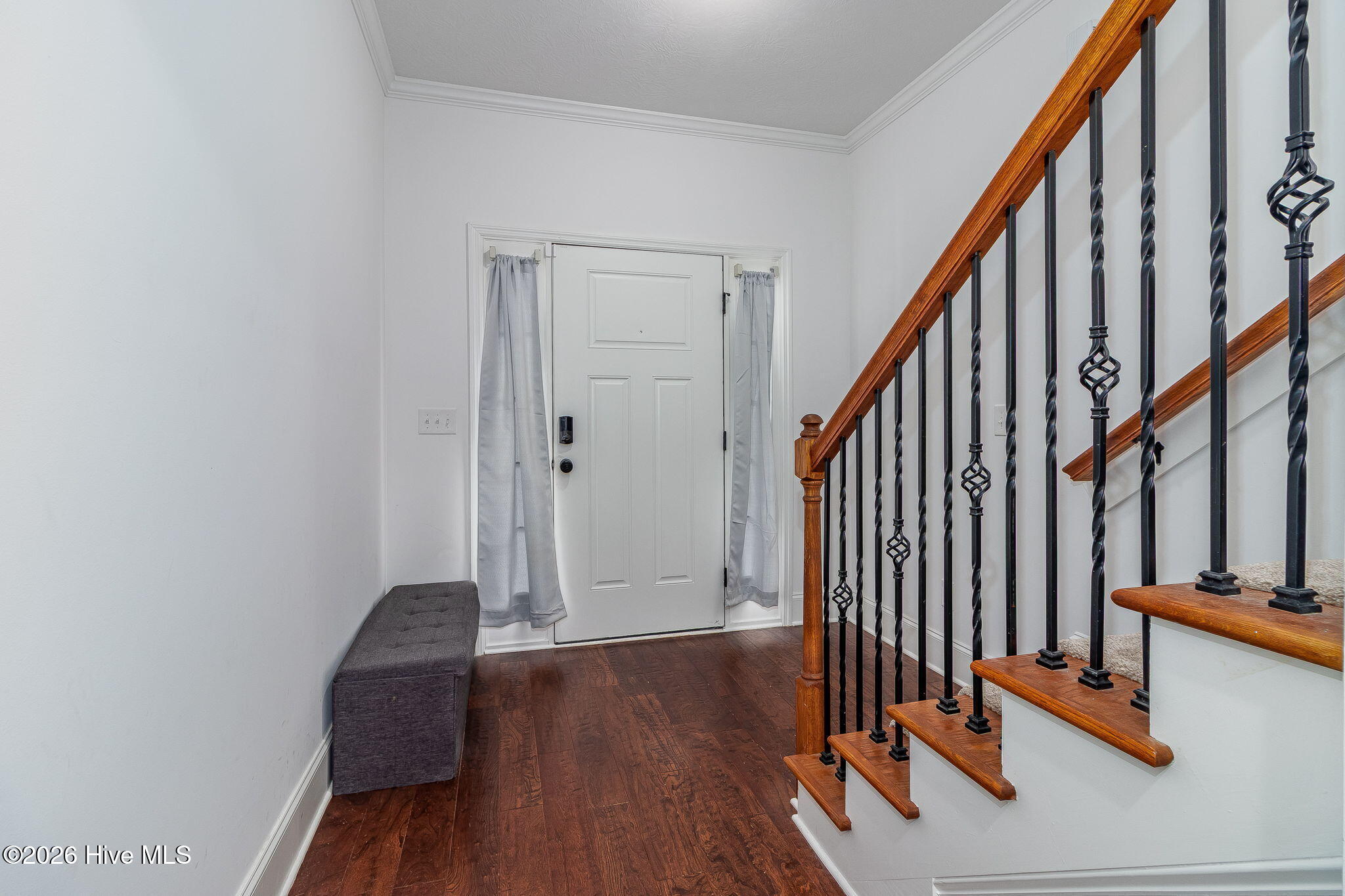 1628 Cedar Hill Drive Property Photo 2