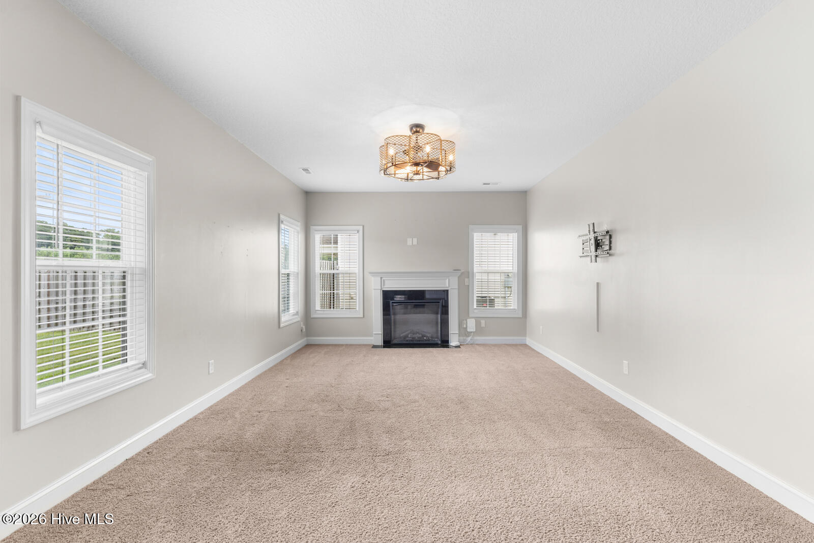 451 Worsley Way Property Photo 13