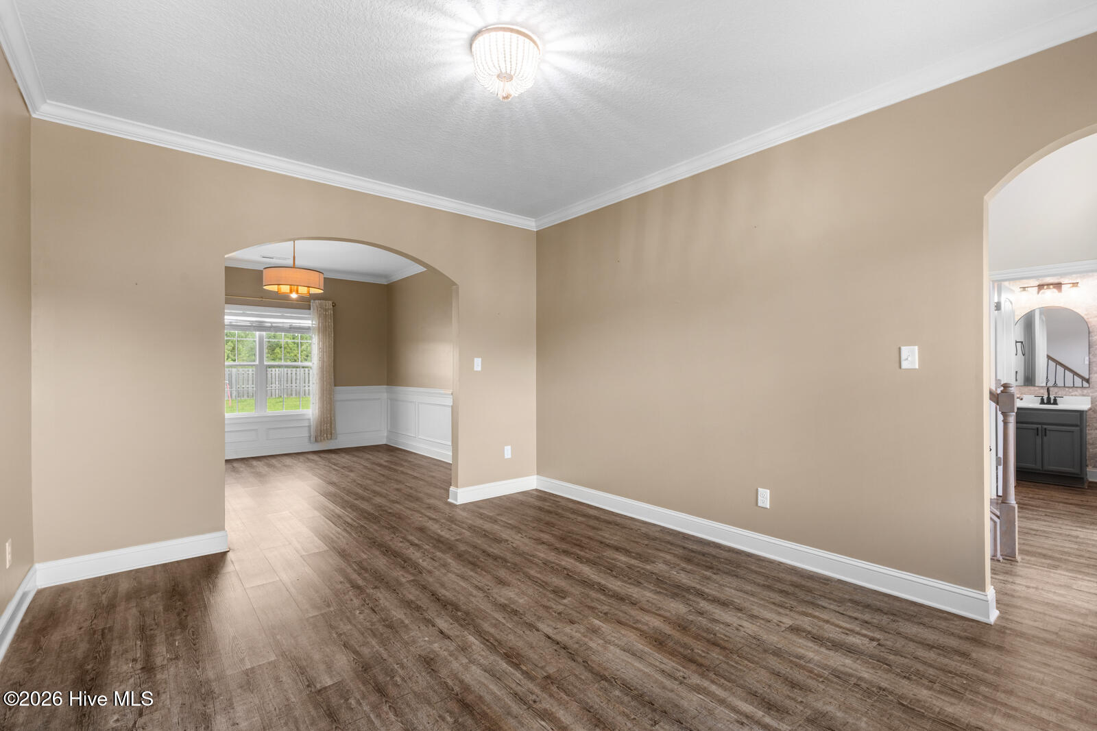 451 Worsley Way Property Photo 14