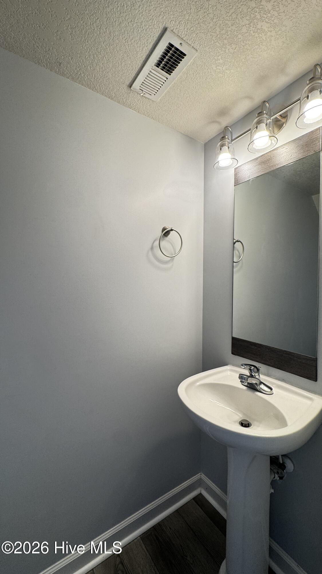 101 Bridgewood Drive Property Photo 4