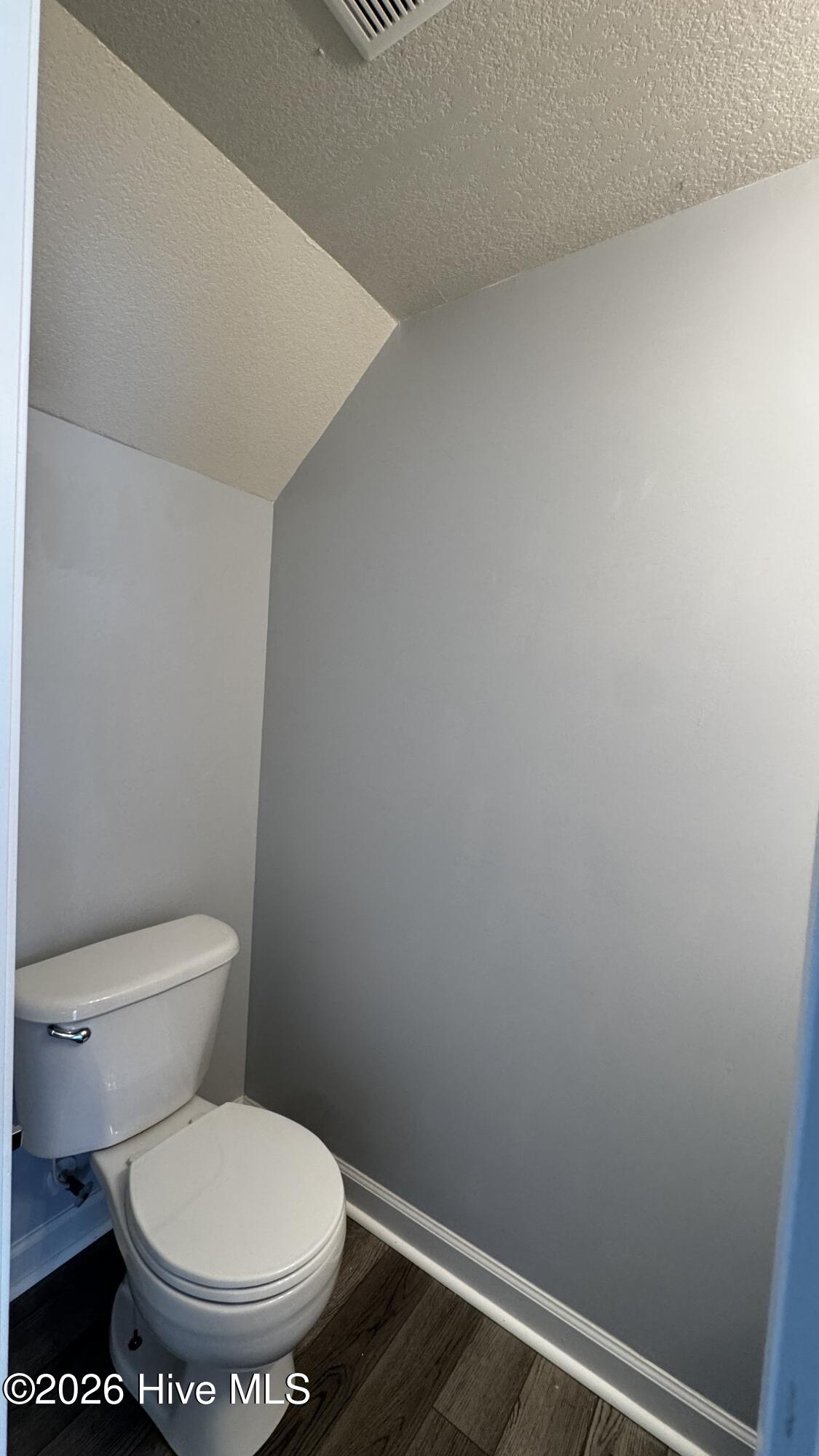 101 Bridgewood Drive Property Photo 5