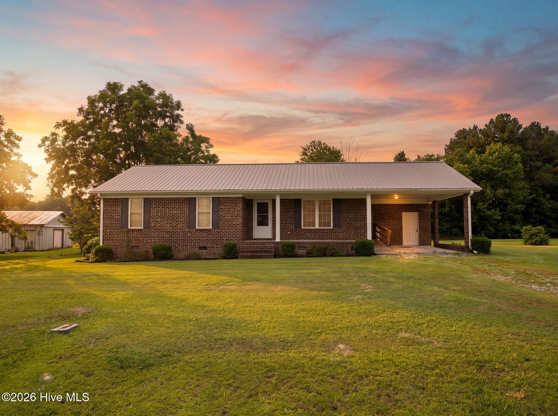 424 Wilcox Road Property Photo 1