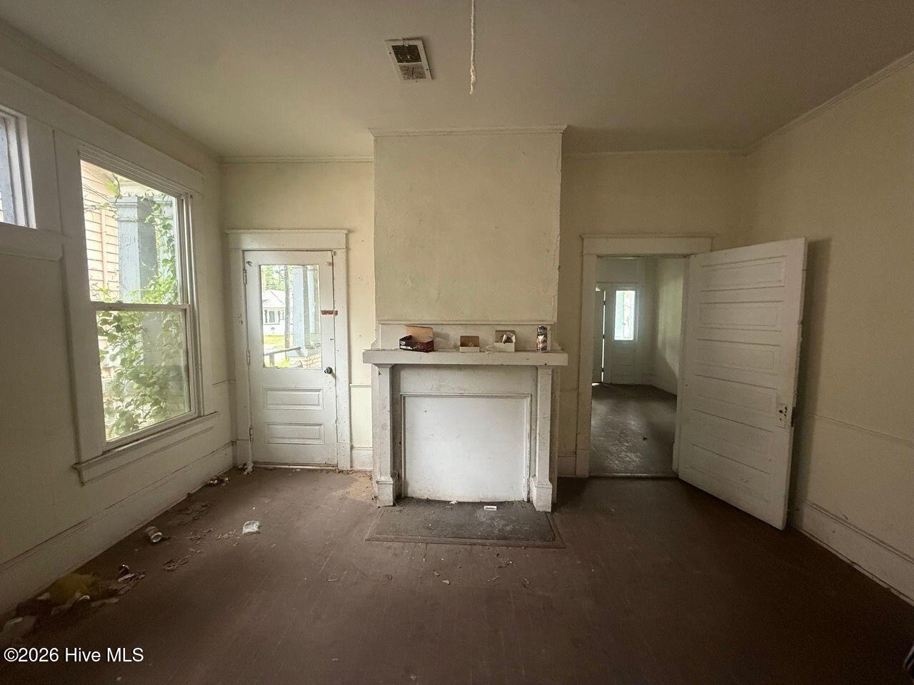1010 Sunset Avenue Property Photo 6